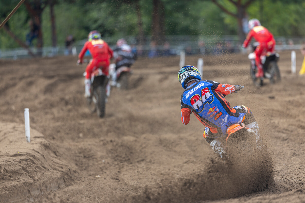 Jeffrey Herlings made his return to racing and showed speed and even got good starts! Several crashes cost him a shot at the podium.