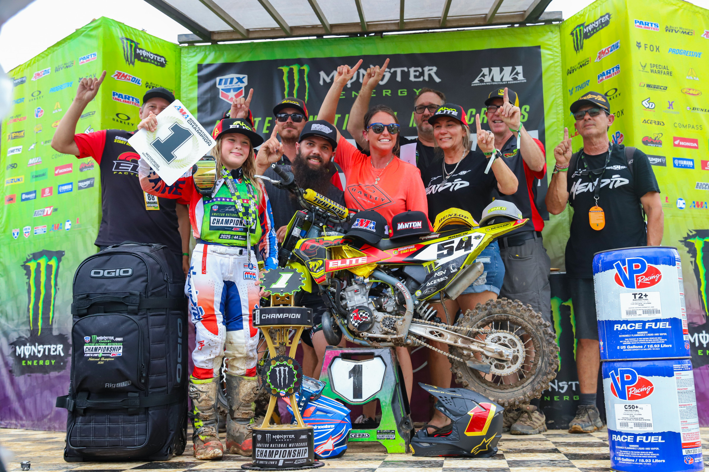 Raycin Kyler and crew