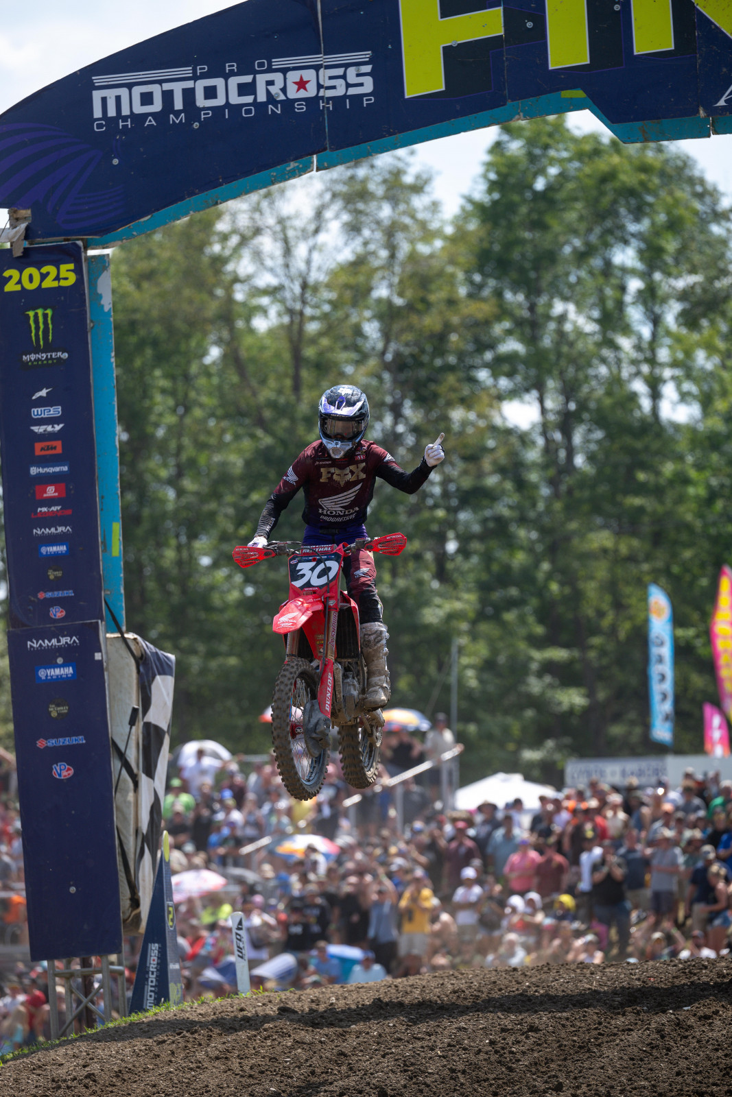 Jo Shimoda (Honda) takes the first 250 Class moto win by over 39 seconds.