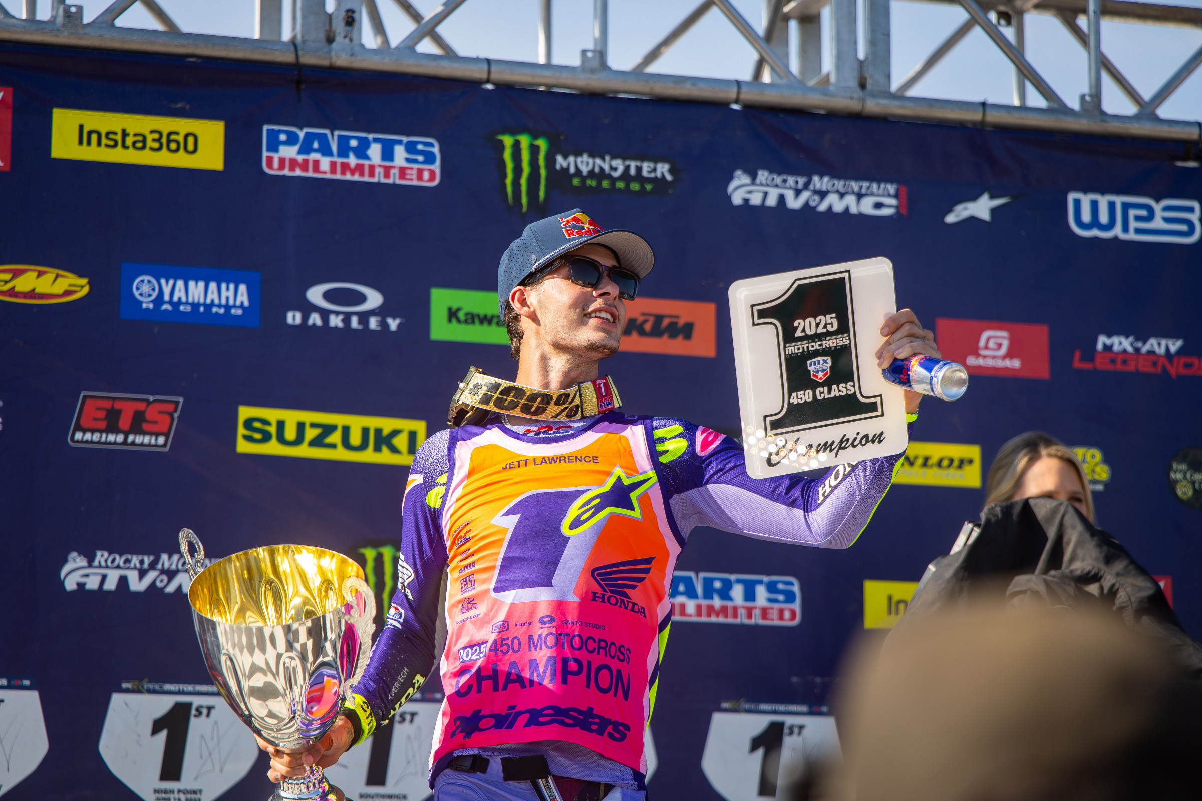 Rack up another one for Jett!