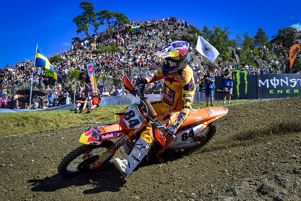 Herlings is rounding back into form with second overall. Tim Gajser returned to racing but crashes held him back.