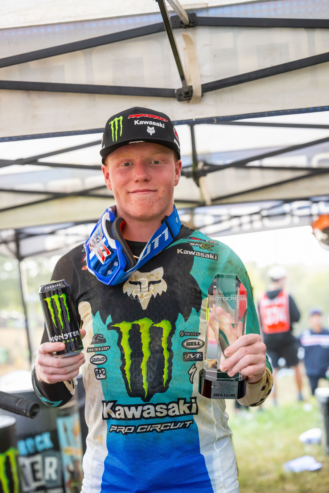 Drew Adams receives the 2025 Marty Smith Rookie of the Year Award.