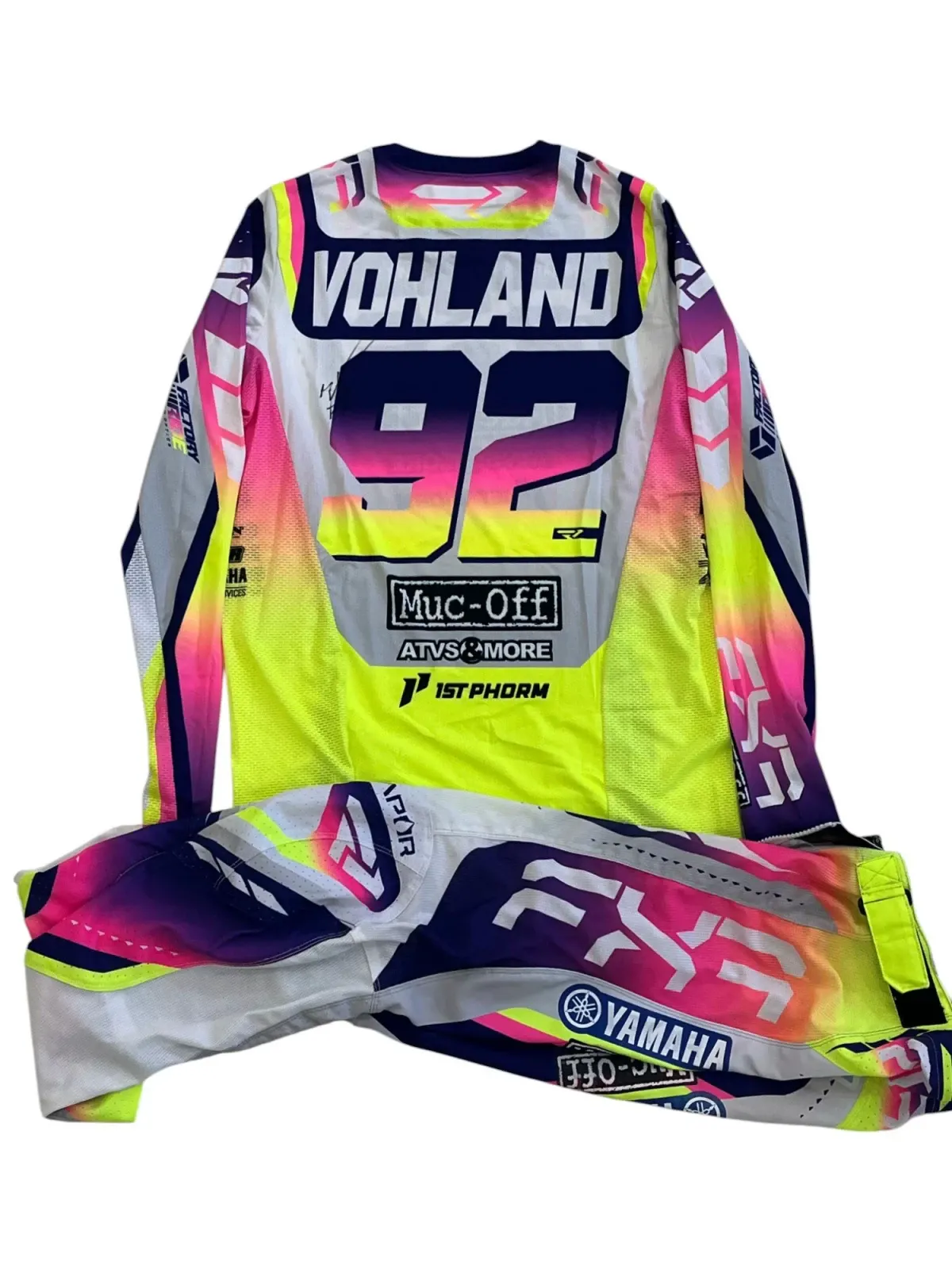 003_VOHLAND_KIT_AUTO-Photoroom