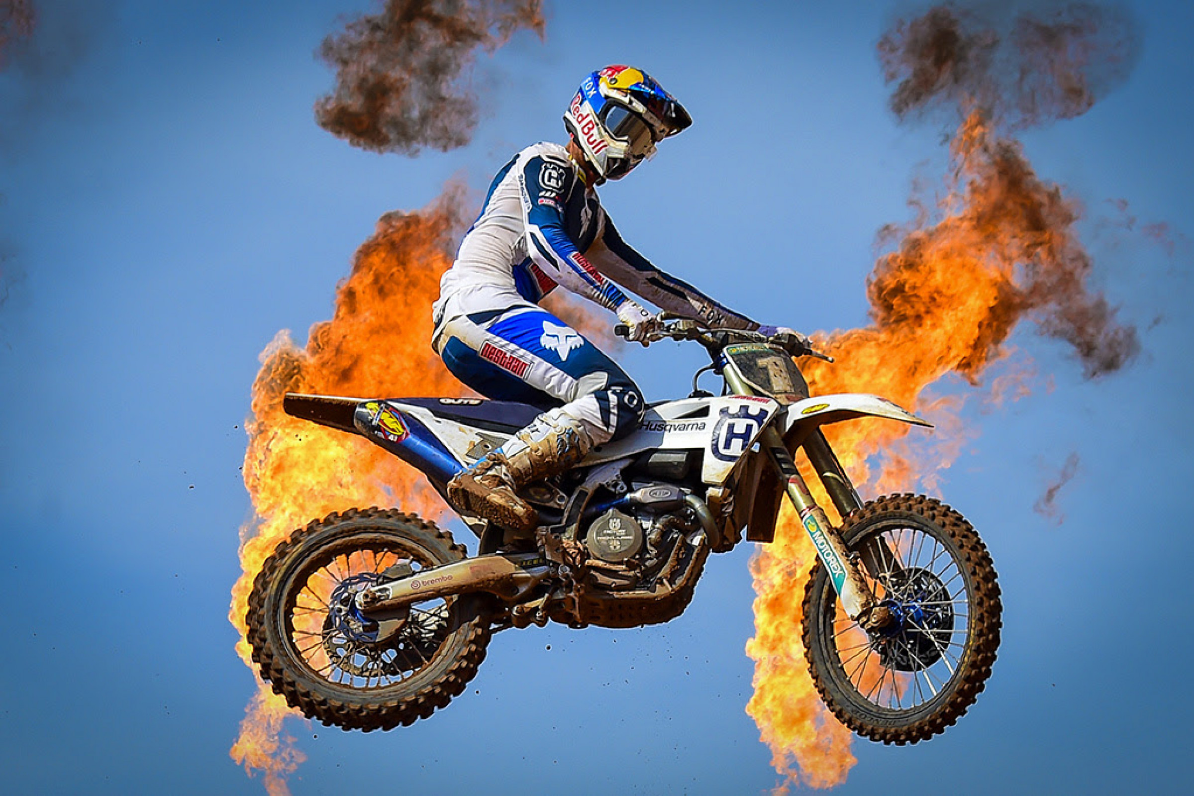 The Hunters Strike First in Australia: Lucas Coenen and Kay de Wolf Take Qualifying Wins at MXGP Finale