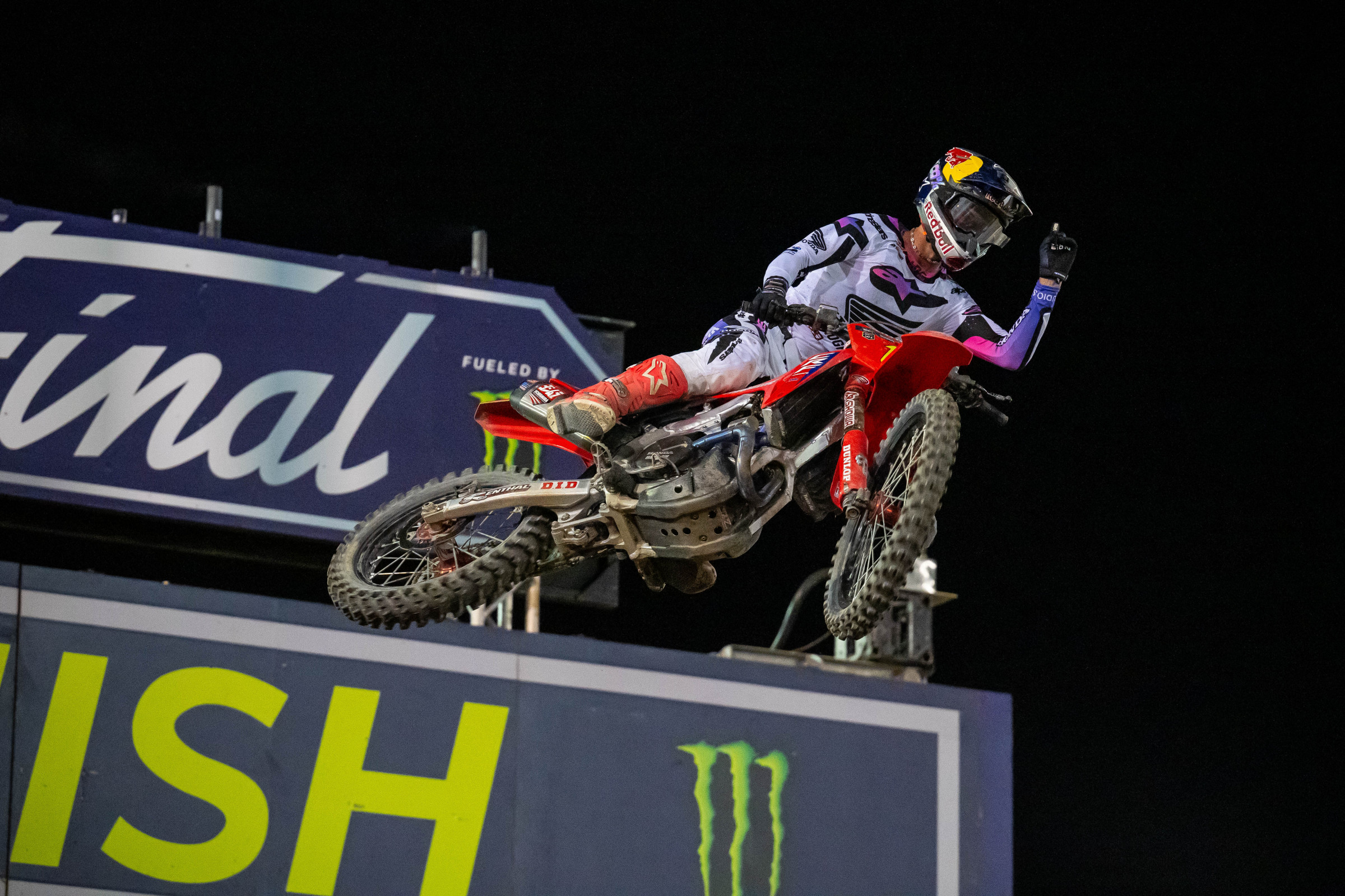 Jett Lawrence dug deep late in the second moto to pass Eli Tomac, which handed him the Championship.