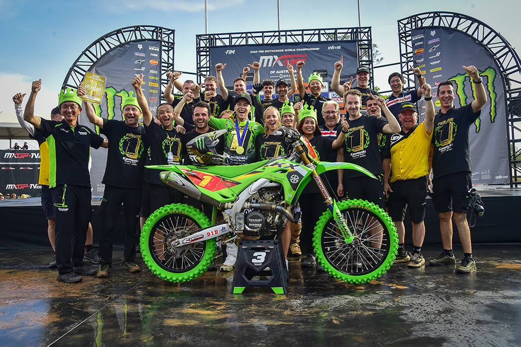 Febvre, Längenfelder Hang on For World Titles in Australia