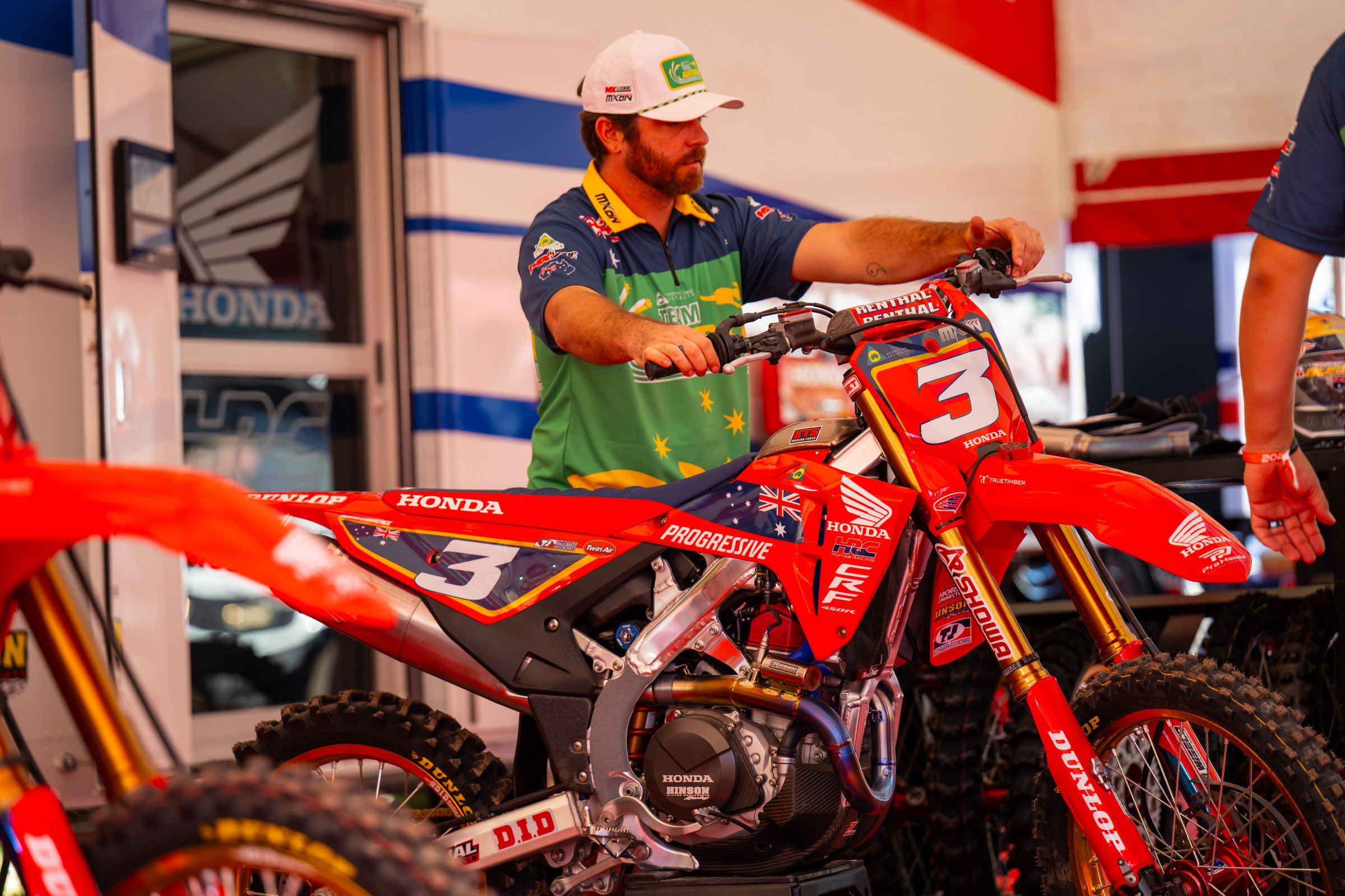 Cameron Camera gets Hunter Lawrence's steed prepped for the MXoN.