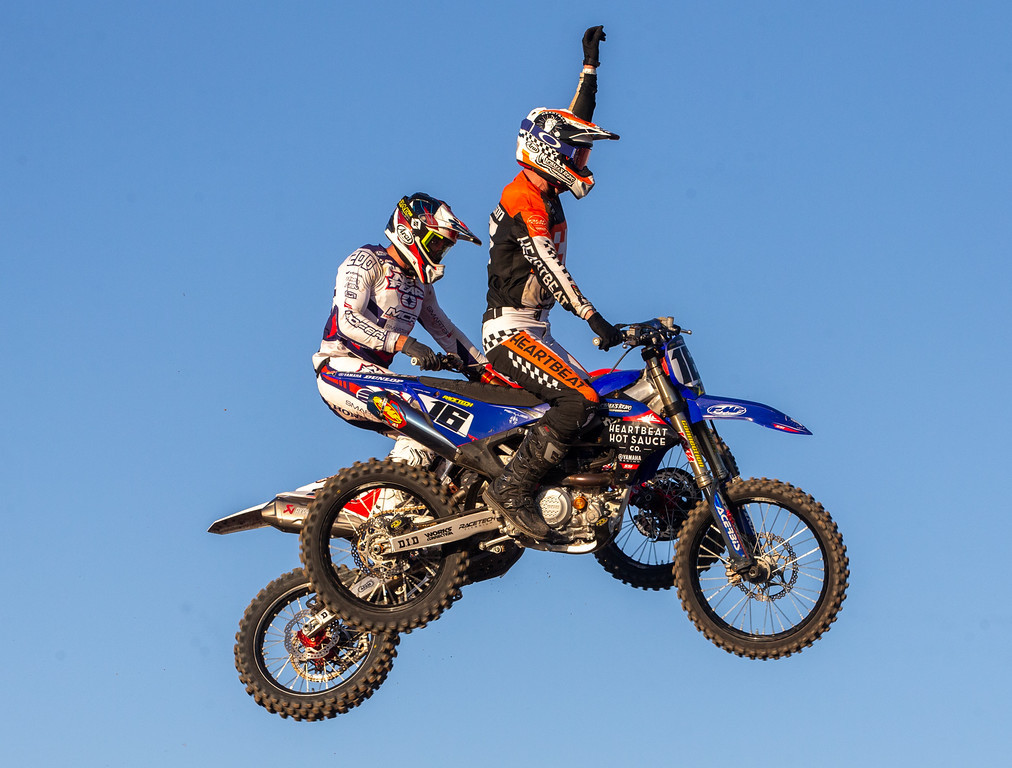 Cole Thompson steals the win from Ryan Breece. 