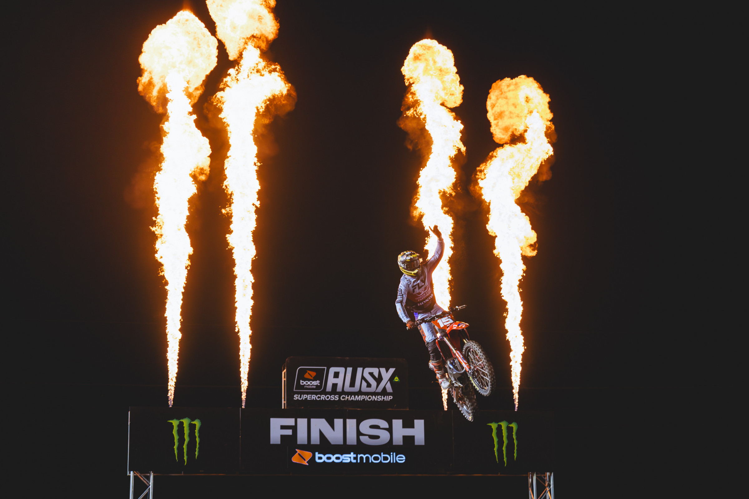 Dean Wilson (450) and Lux Turner (250) Continue AUSX Dominance in Sydney 