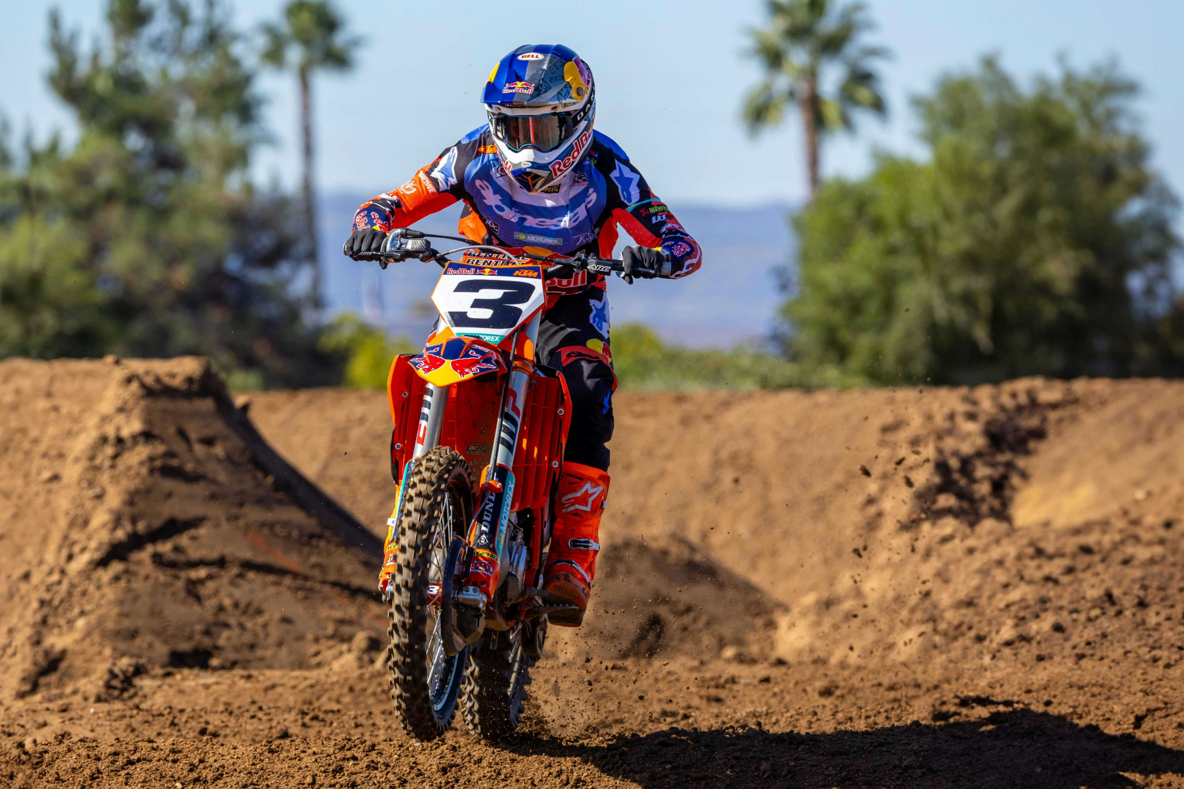 Eli Tomac with...Cable Clutch (!?) on His New 450 SX-F Factory Edition Race Bike