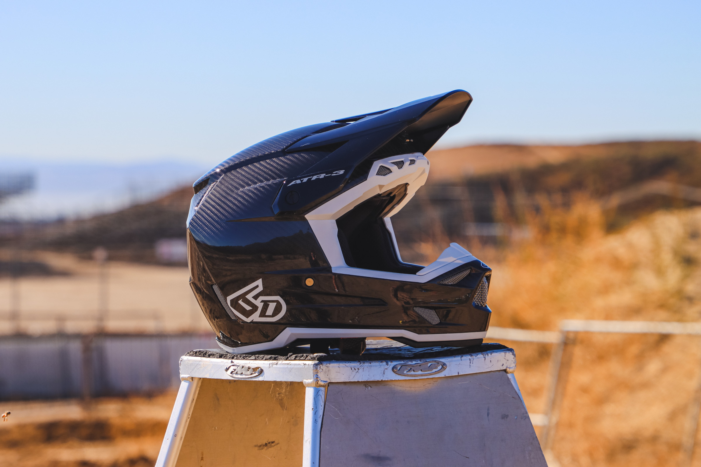 ATR-3 Solid Gloss Black White