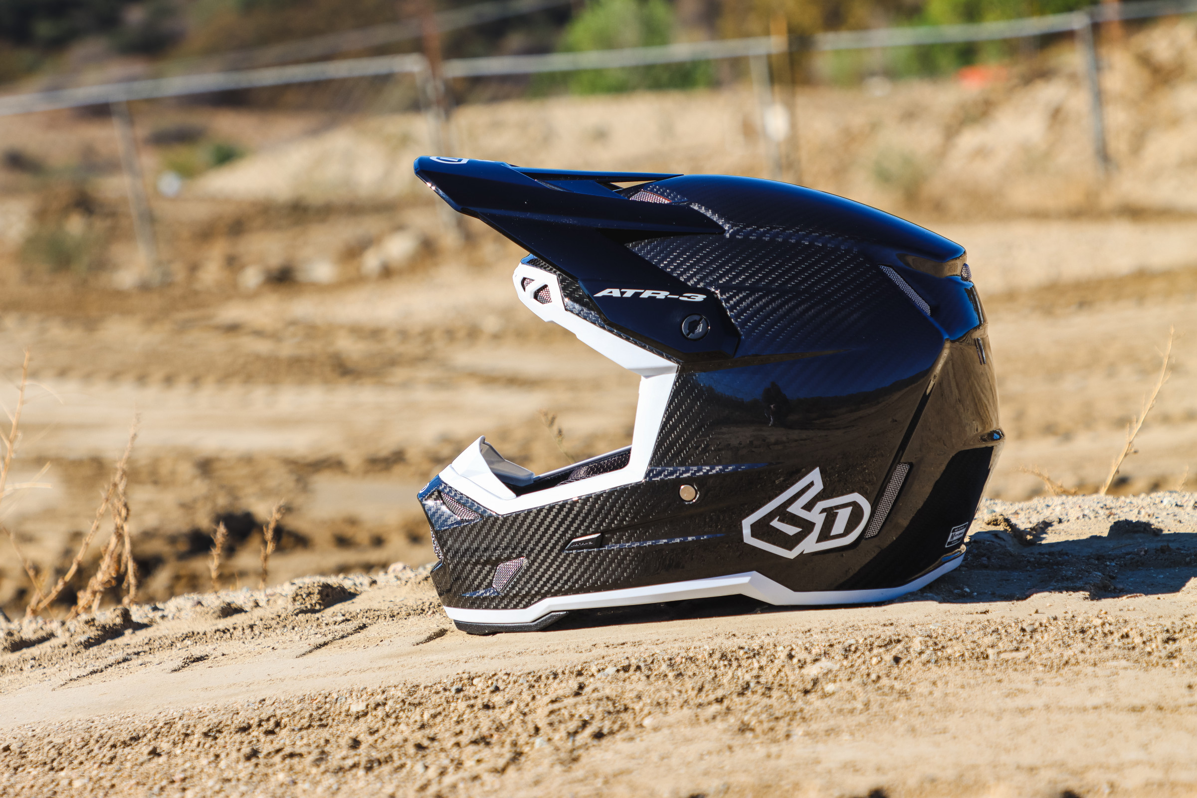 ATR-3 Gloss Black White