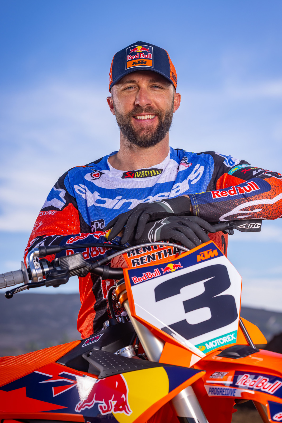 Eli Tomac in his new threads for 2026.