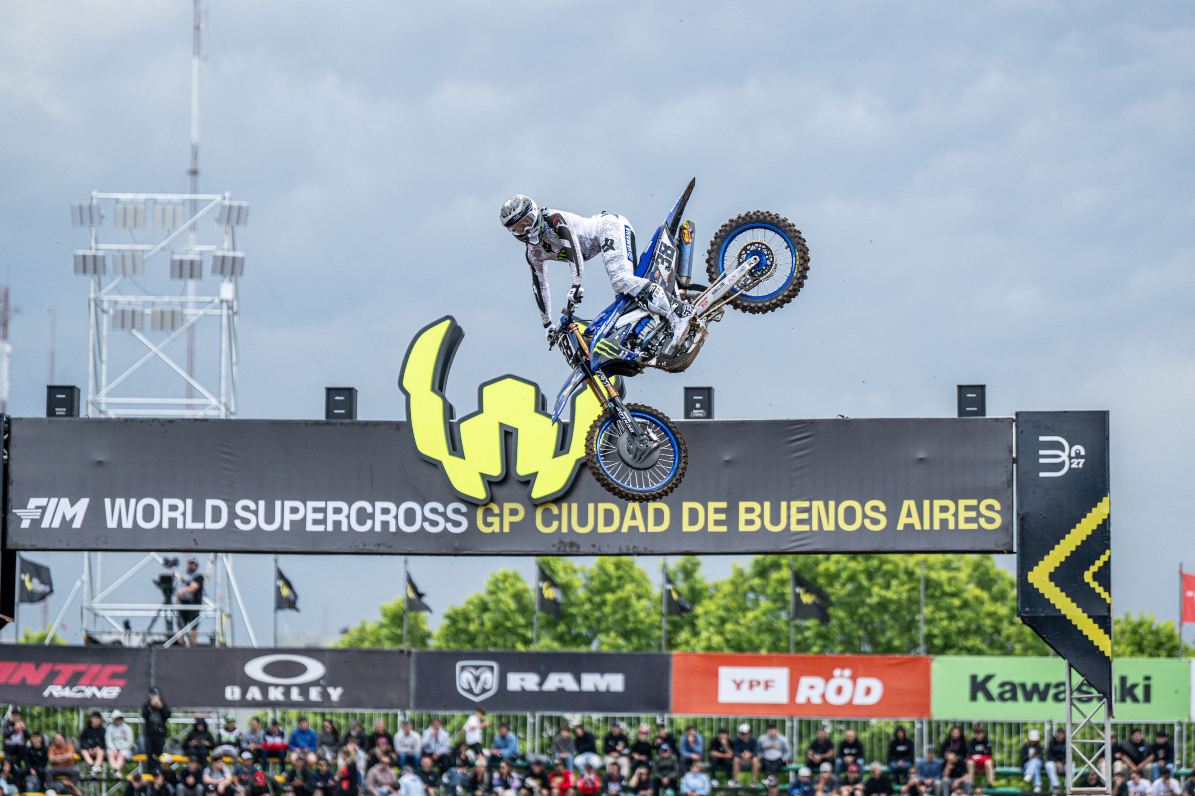 Note: Deegan can throw a 450 sideways, no problem.