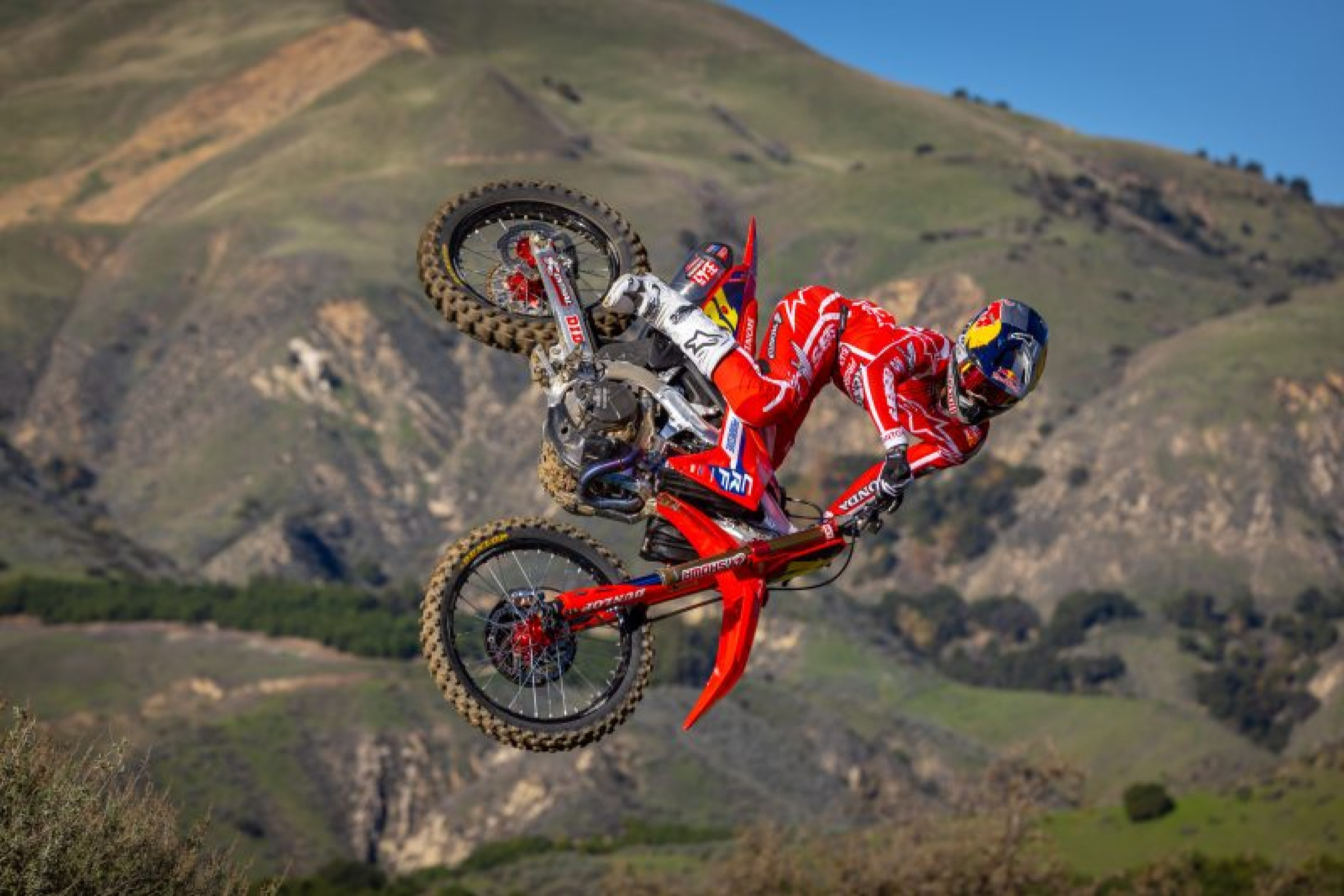 Watch: Honda HRC Goes Old-School Freeriding in the Hills of SoCal