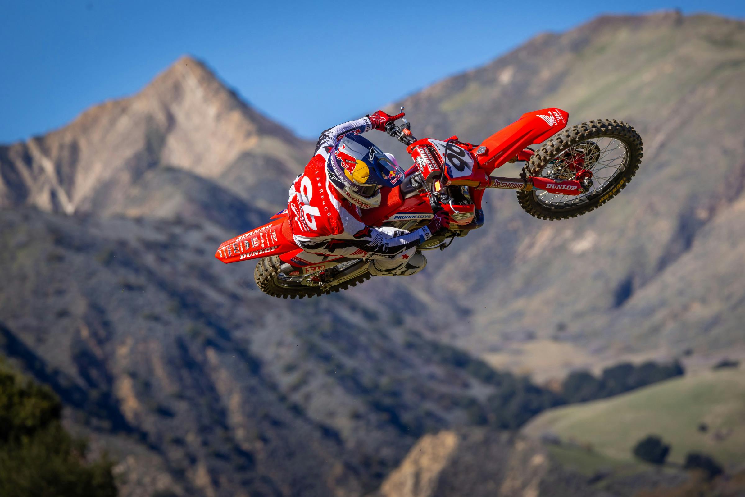 26 Hunter Lawrence_action 102