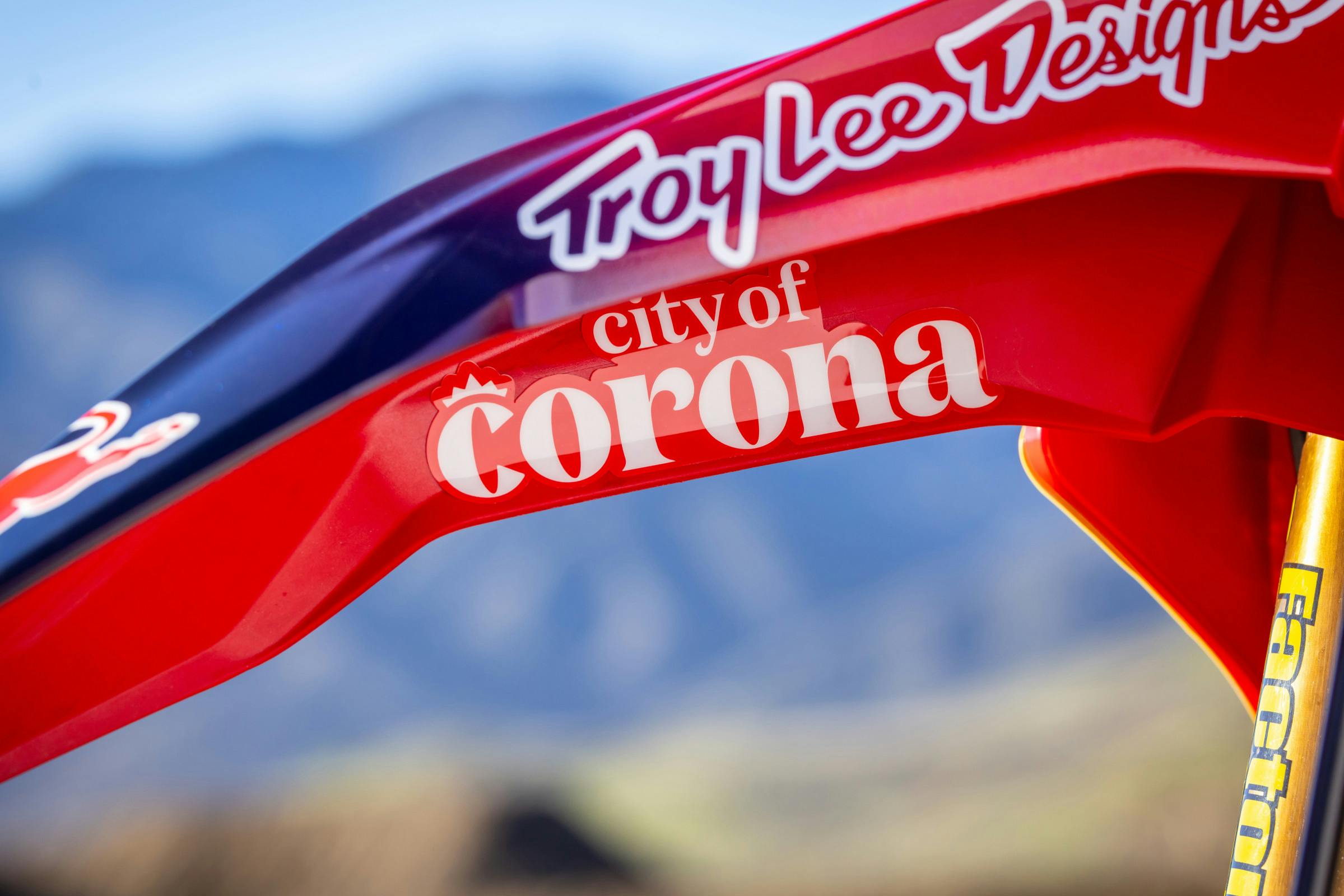 26_TLD_RED BULL DUCATI_BIKE DETAILS_13