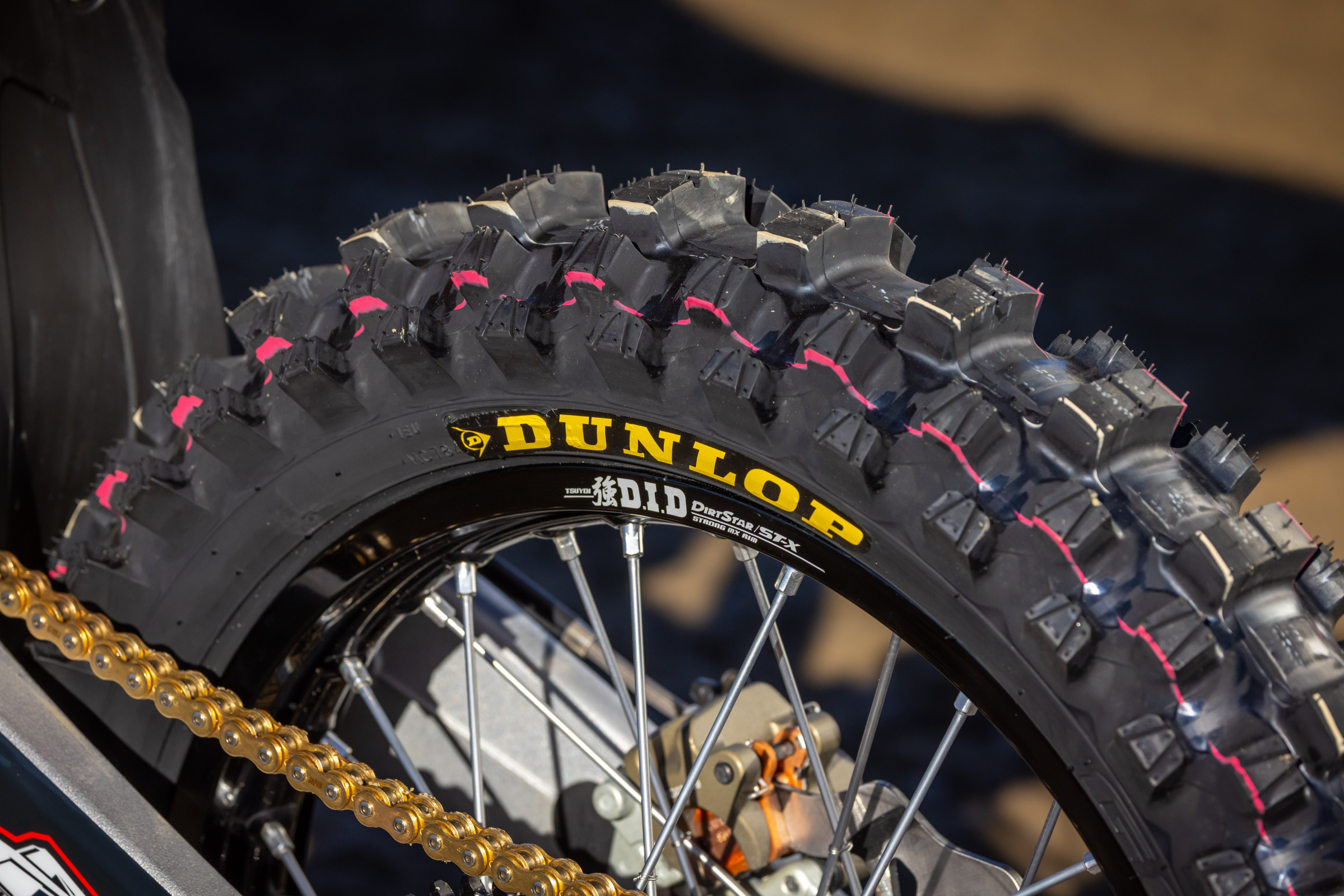 26_TLD_RED BULL DUCATI_BIKE DETAILS_09