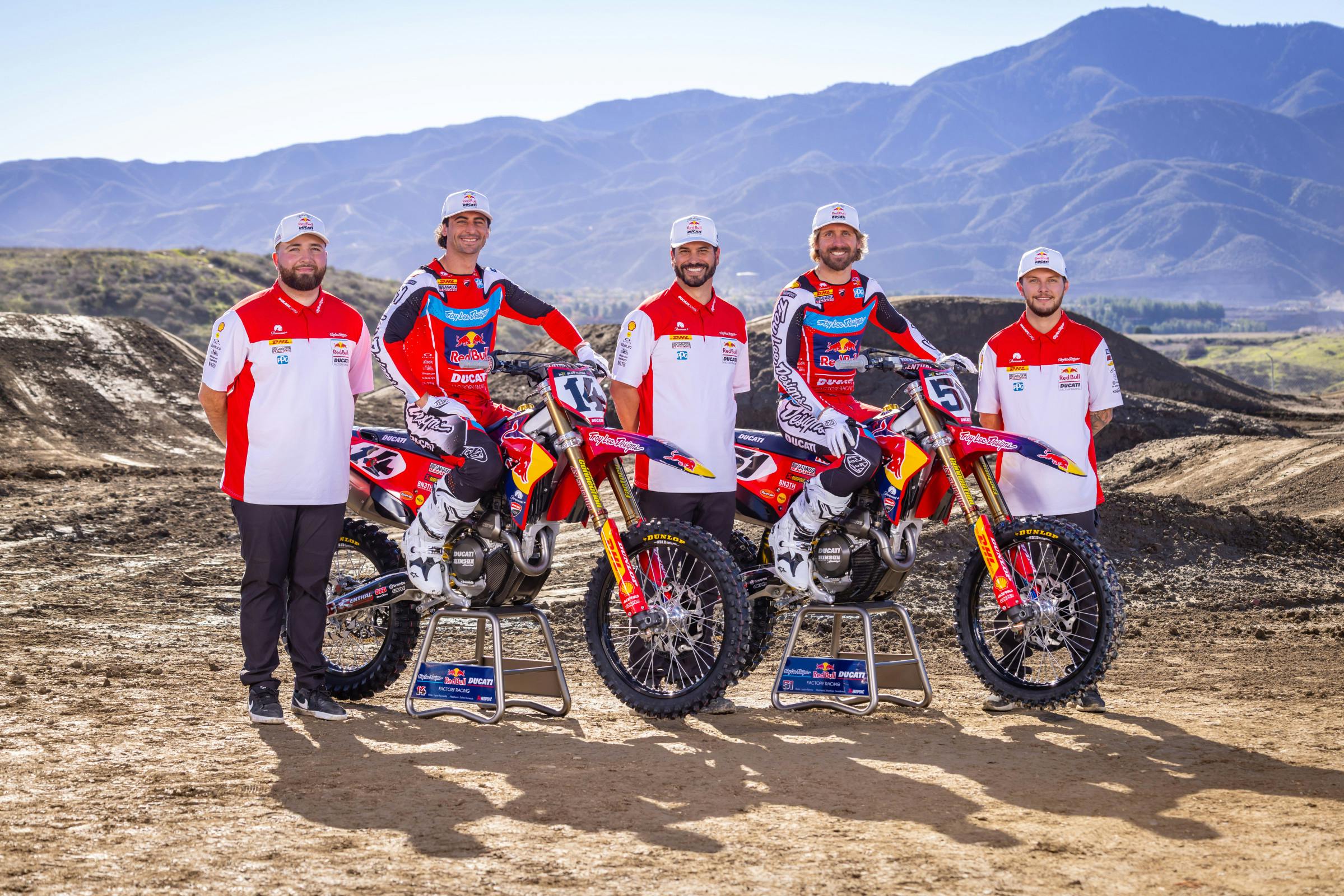 26_TLD_RED BULL DUCATI_TEAM_10