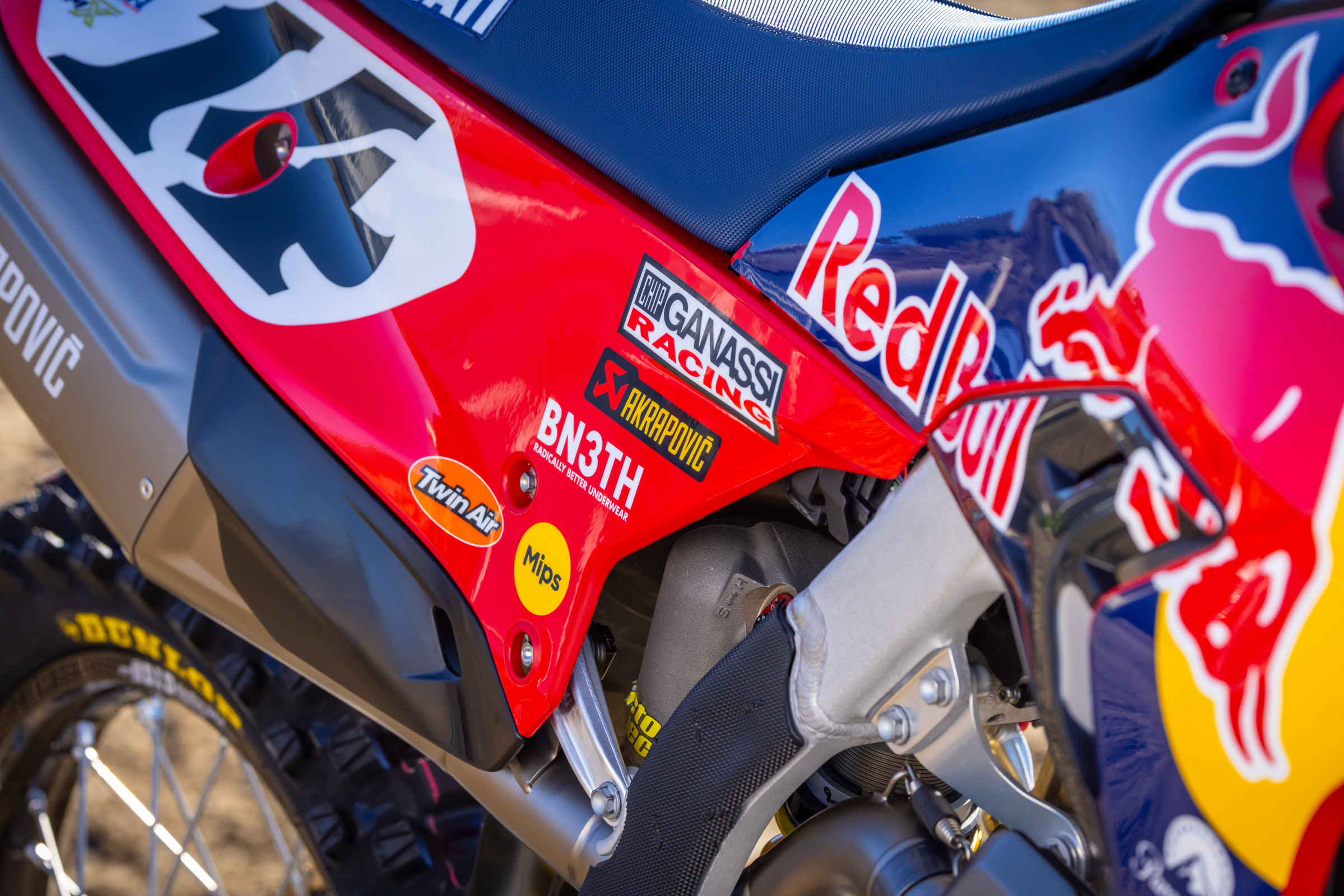26_TLD_RED BULL DUCATI_BIKE DETAILS_16