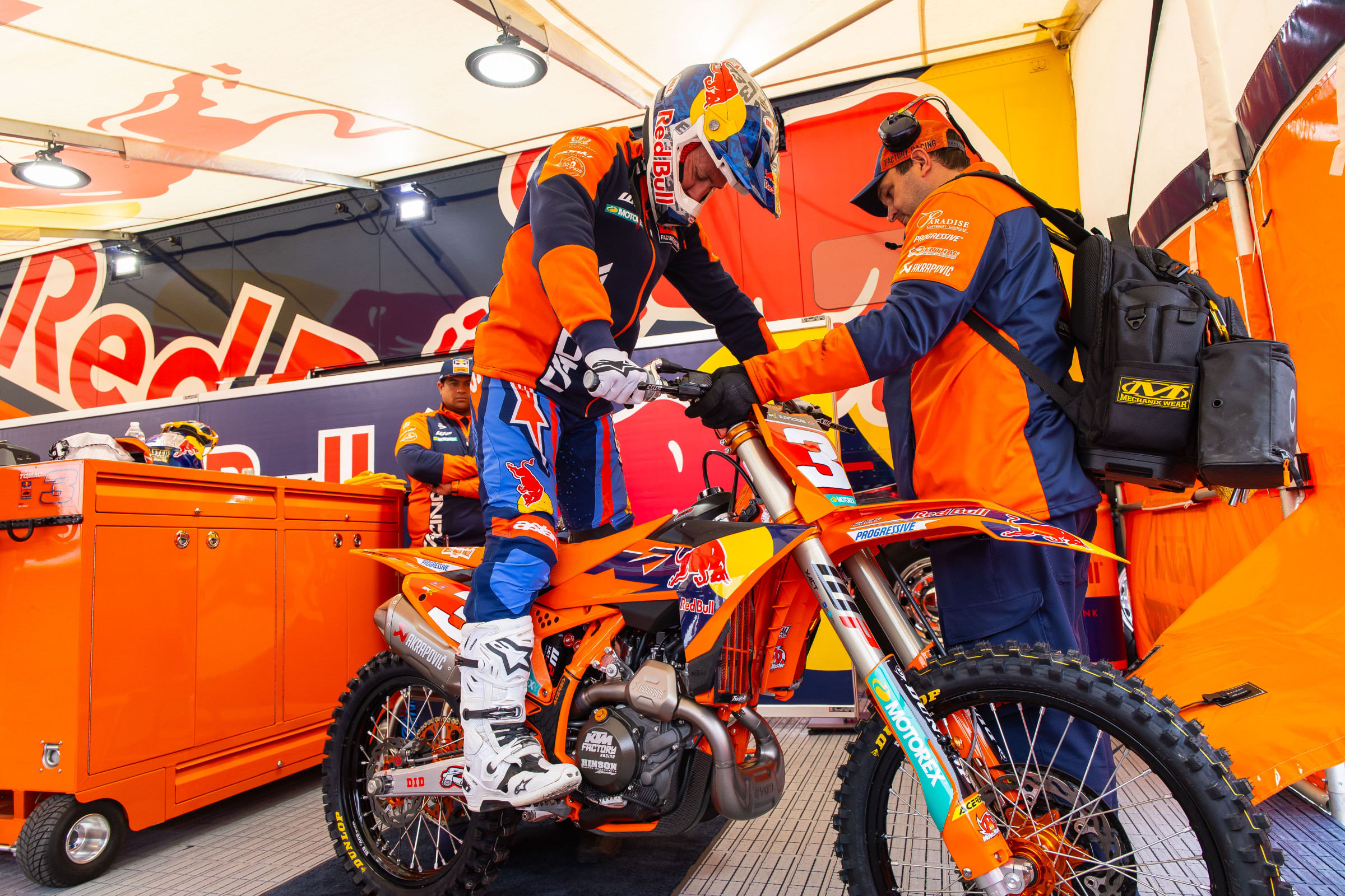 Weege Show Wednesday: Yamaha's Pipeline from Amateur to 450 & How Eli Got Faster