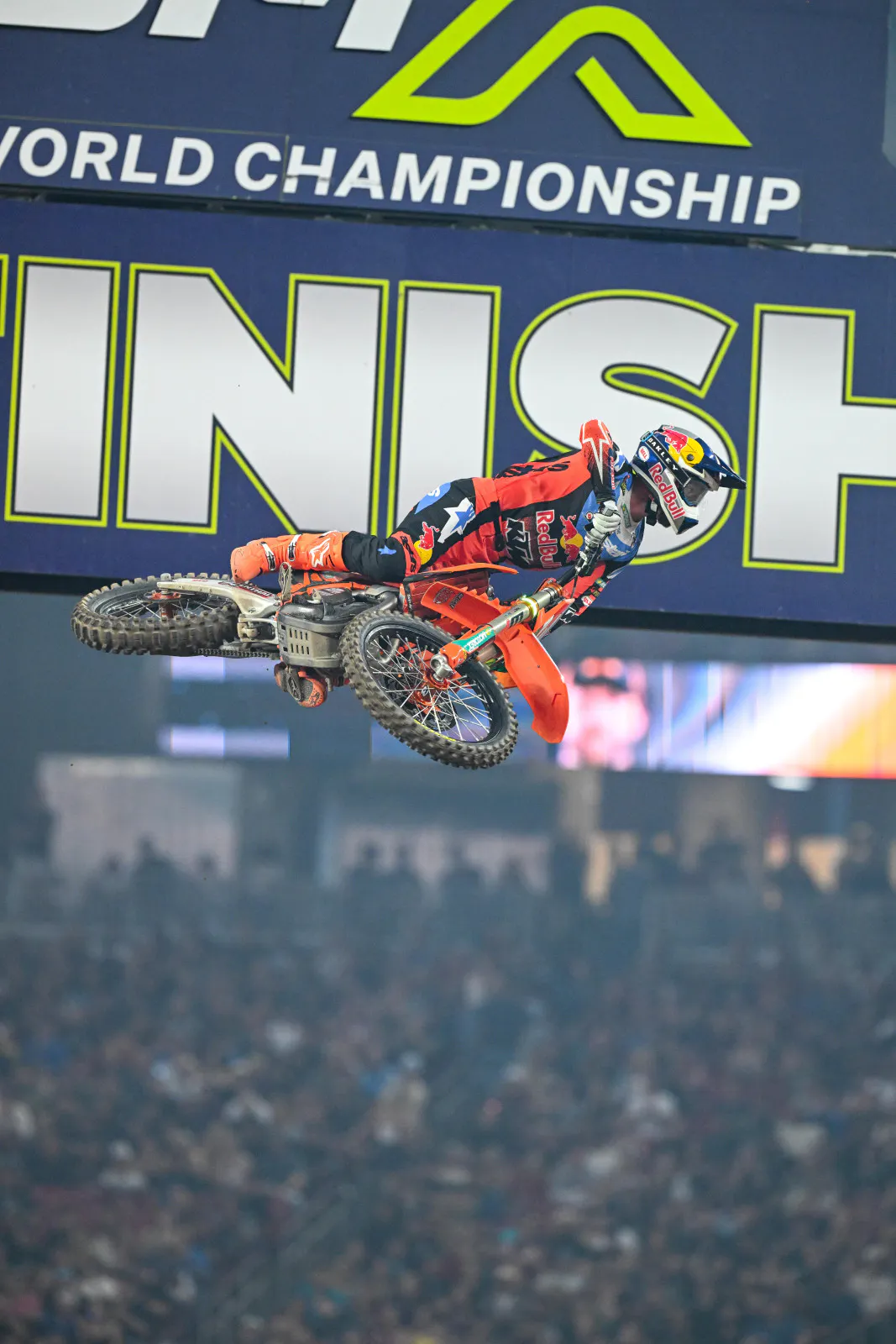 Tomac wins his heat race here in Glendale.