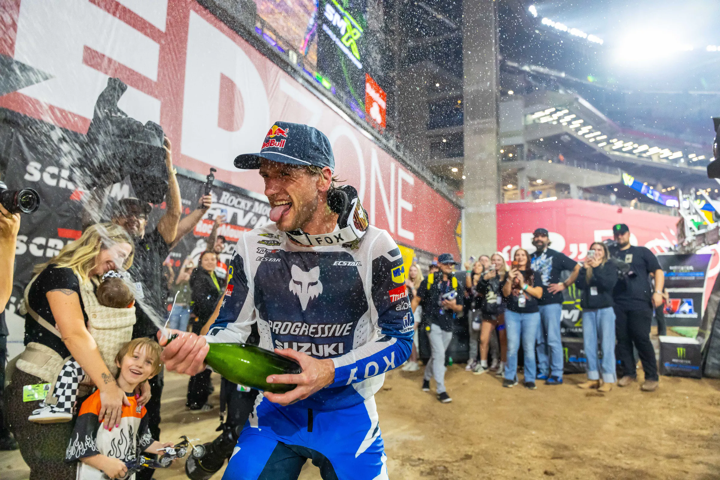 Ken Roczen moved into second place, five back of Lawrence, after winning Glendale.