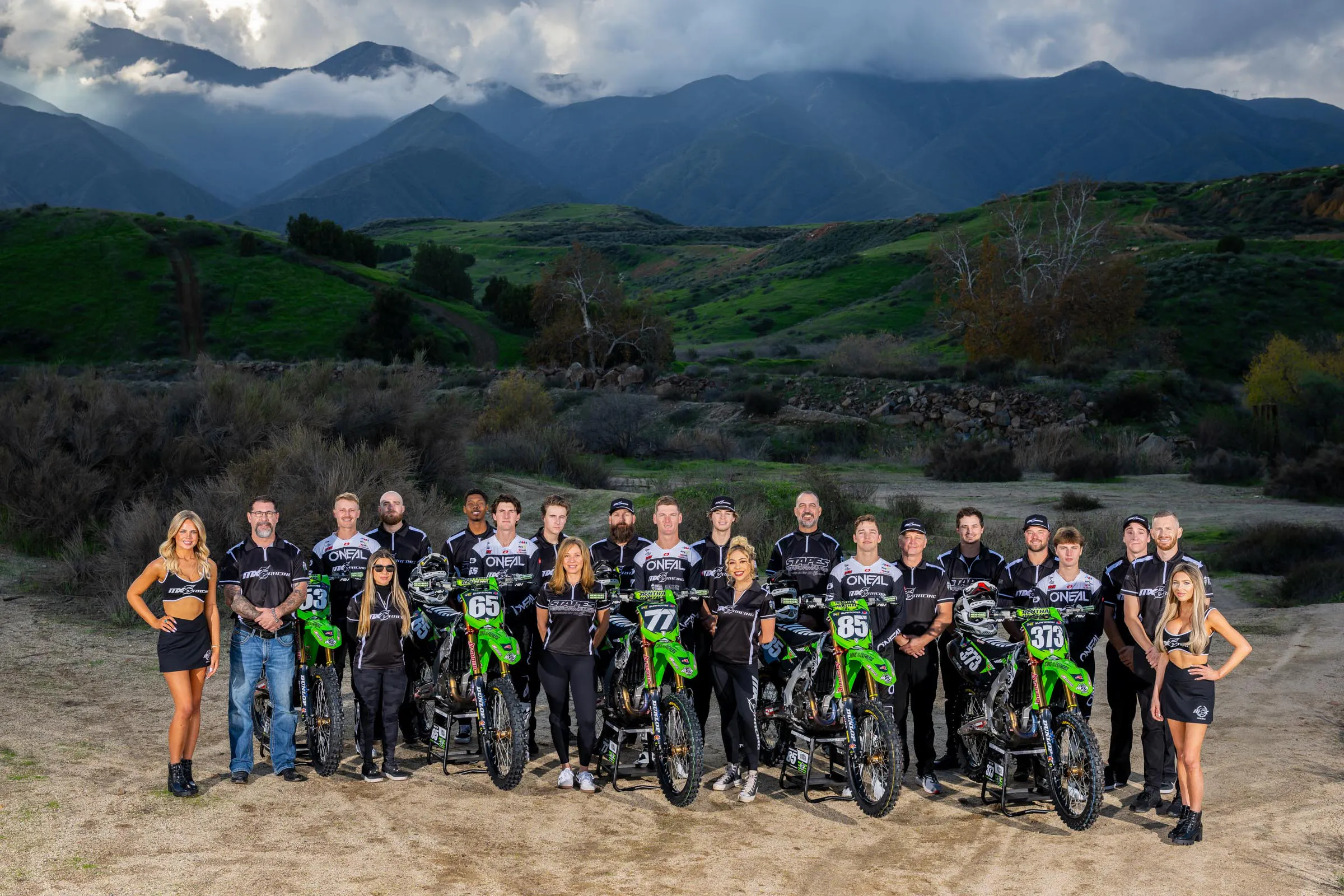 2026_MX6_Team_Shoot_Align_Media_038