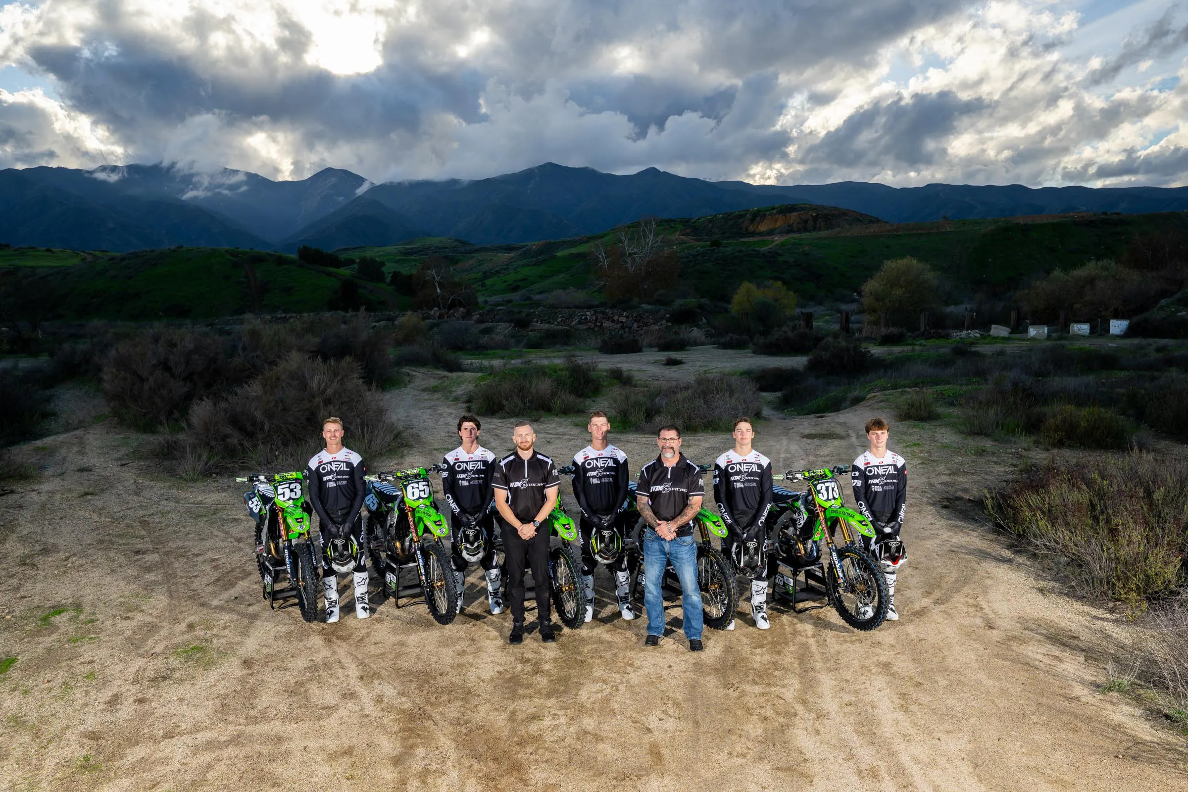 2026_MX6_Team_Shoot_Align_Media_041