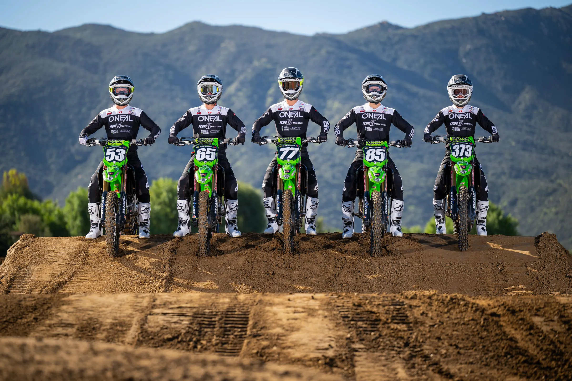 2026_MX6_Team_Shoot_Align_Media_064