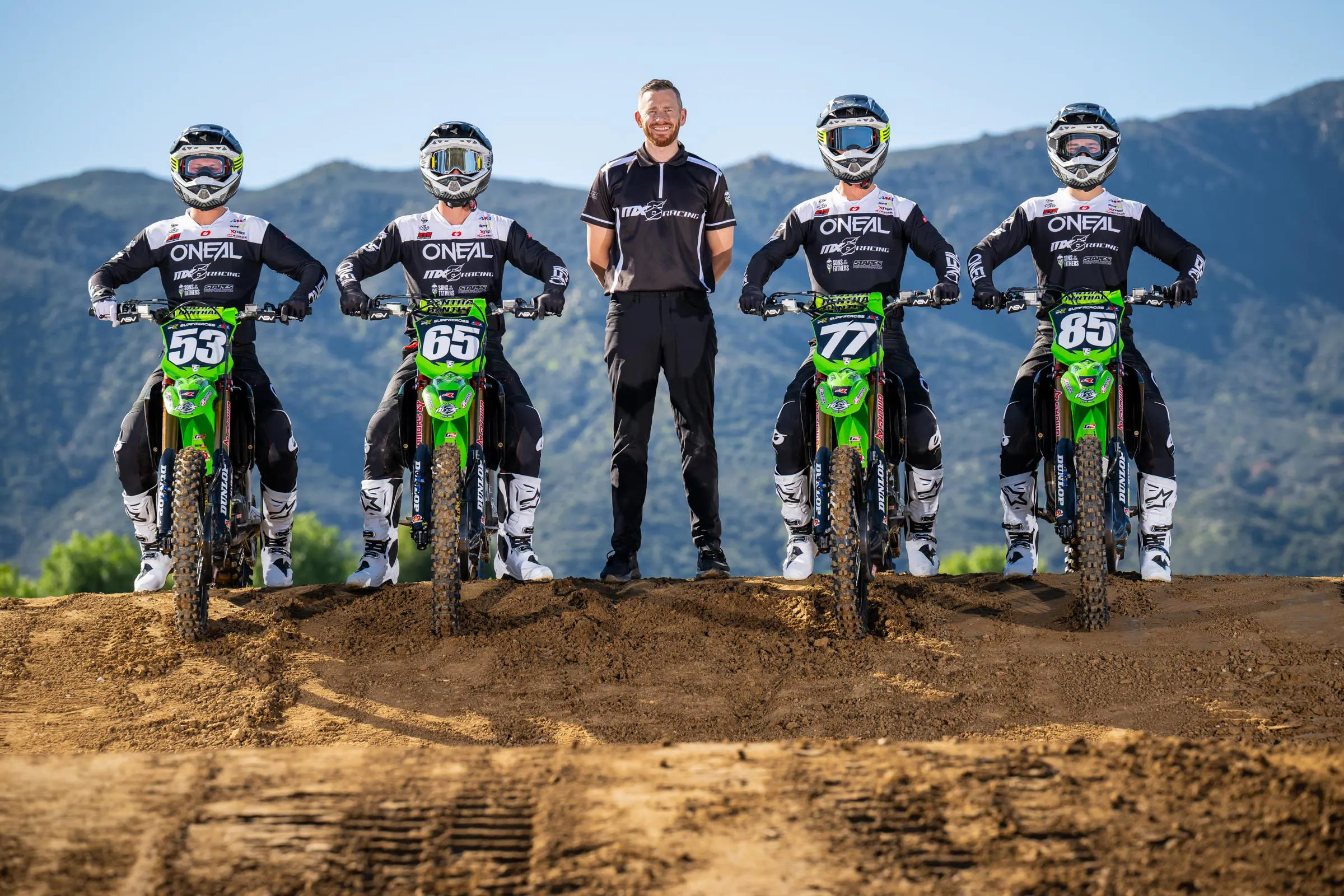 2026_MX6_Team_Shoot_Align_Media_067