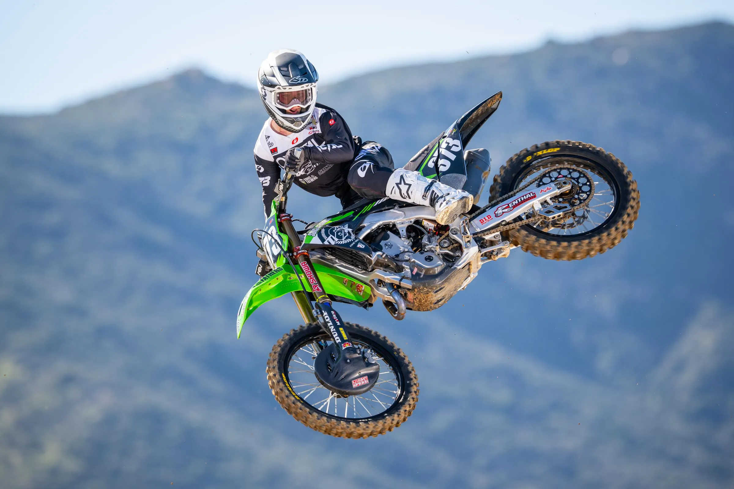 2026_MX6_Team_Shoot_Align_Media_082