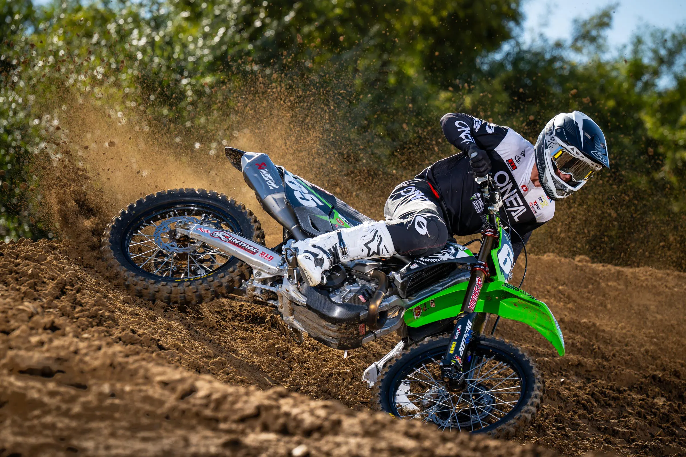 2026_MX6_Team_Shoot_Align_Media_075