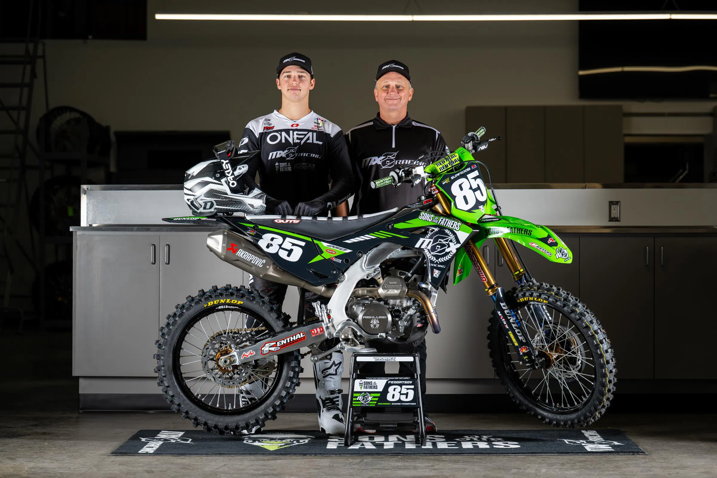 2026_MX6_Team_Shoot_Align_Media_024