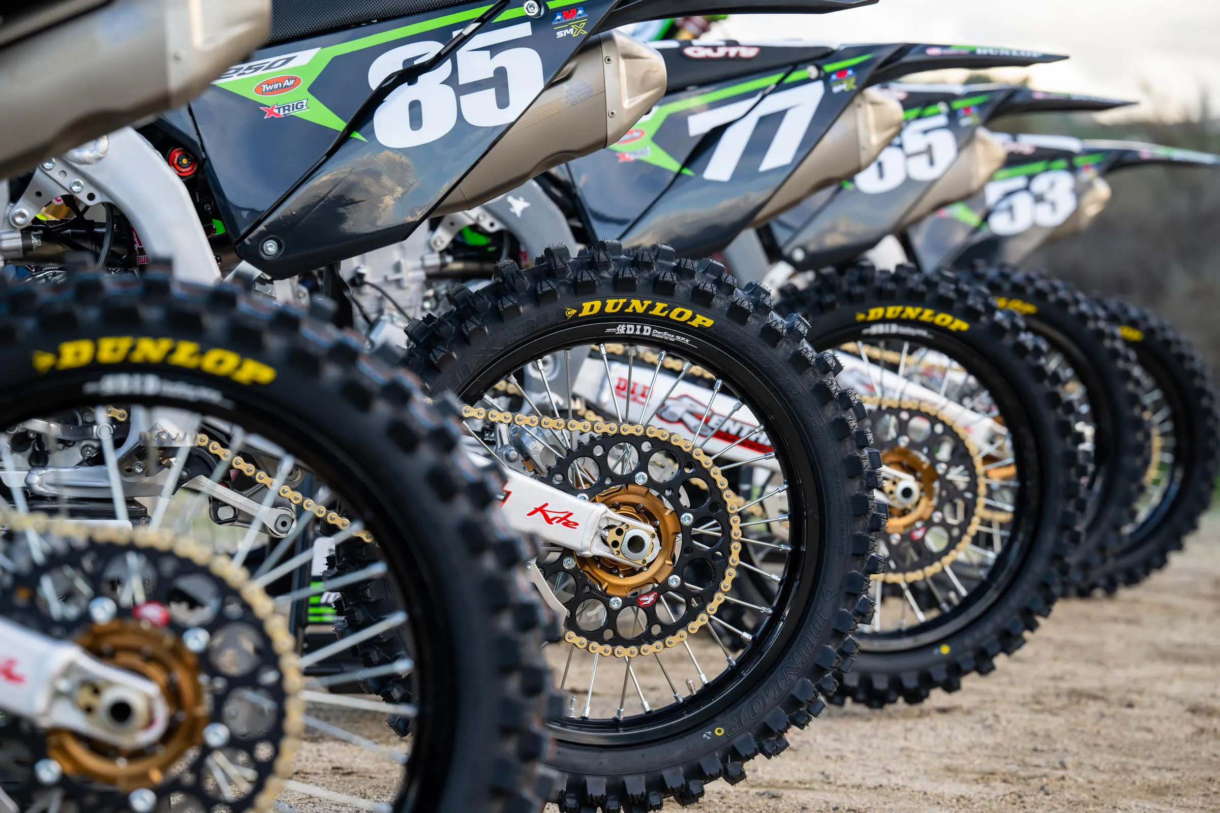 2026_MX6_Team_Shoot_Align_Media_045