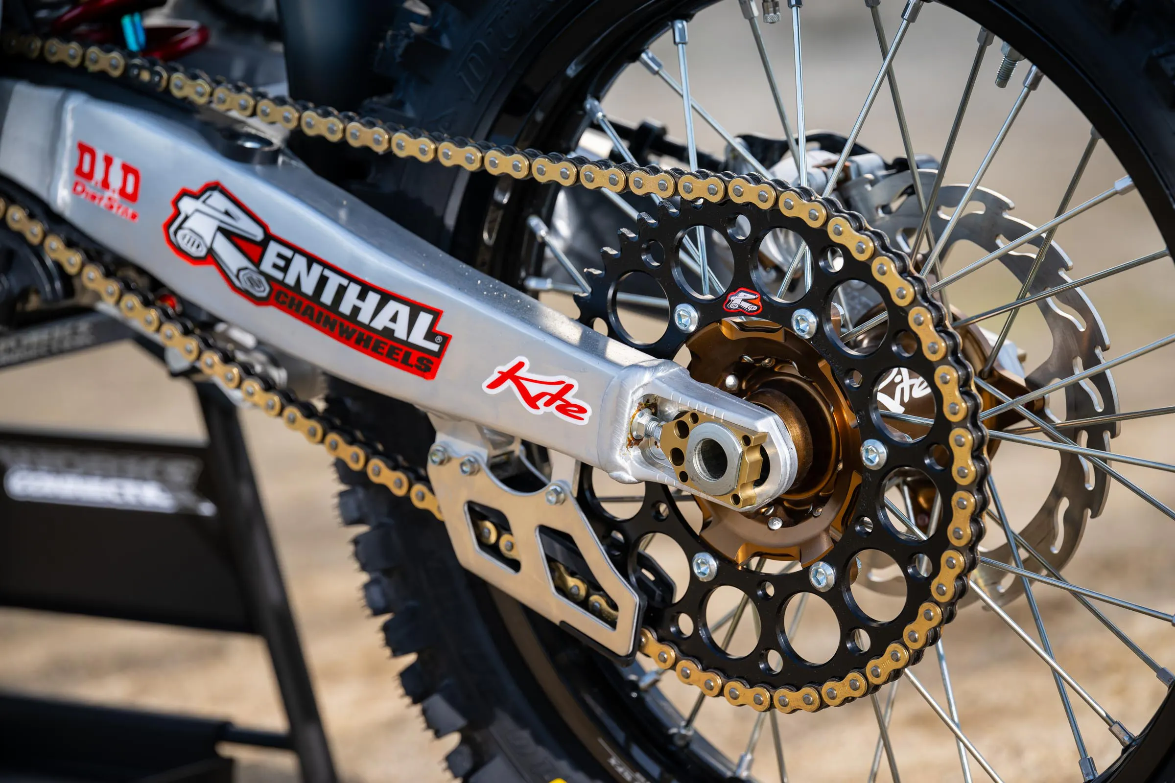 2026_MX6_Team_Shoot_Align_Media_049