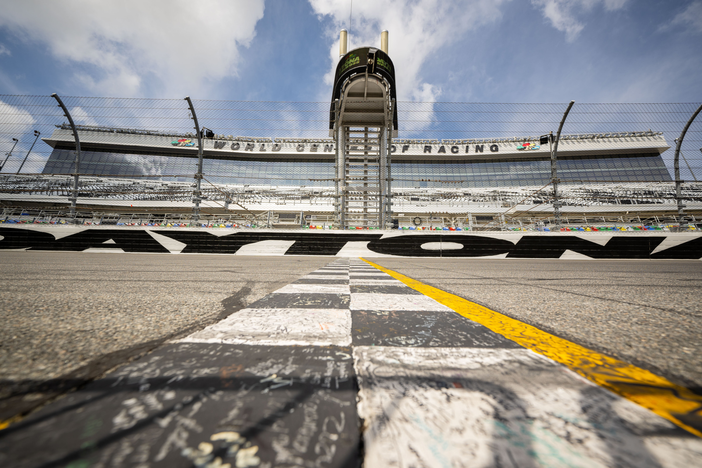 Live Written Updates and Results From Daytona Supercross