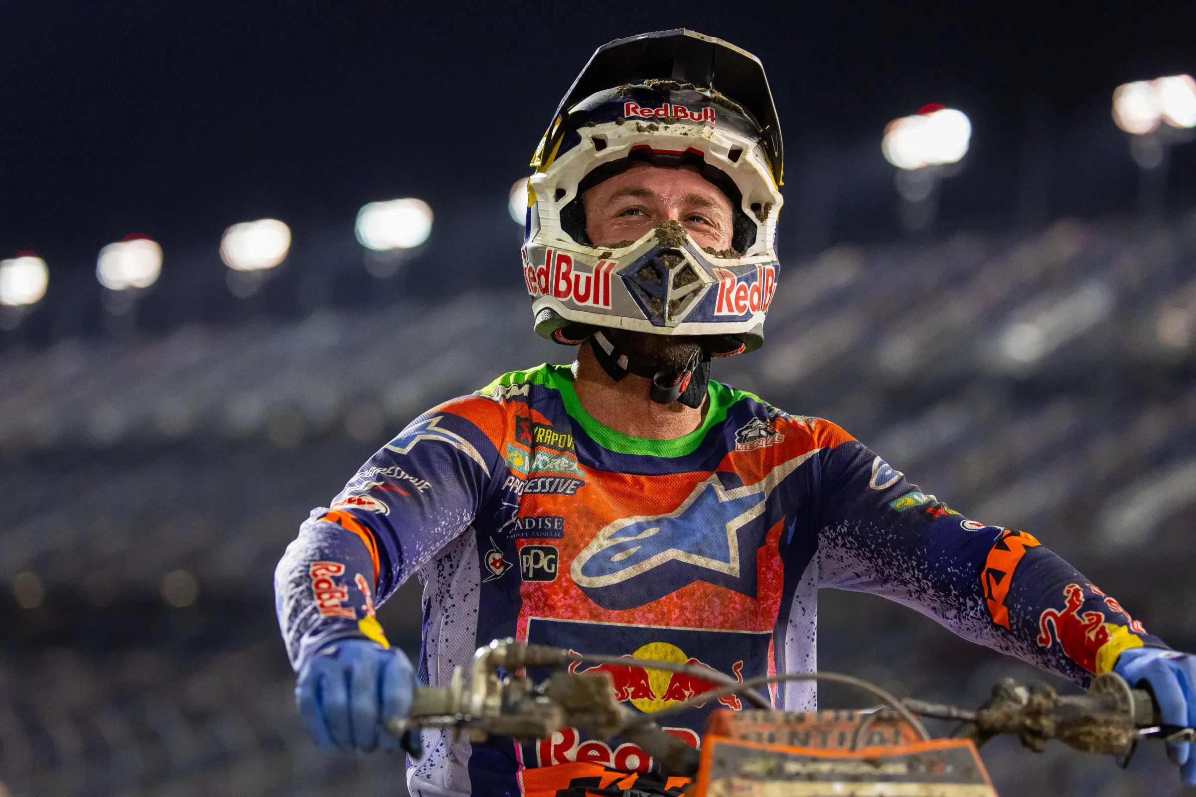 On Saturday Eli Tomac earned his fourth win of the season, his eighth win at Daytona, and now trails Hunter Lawrence for the lead by a single point.