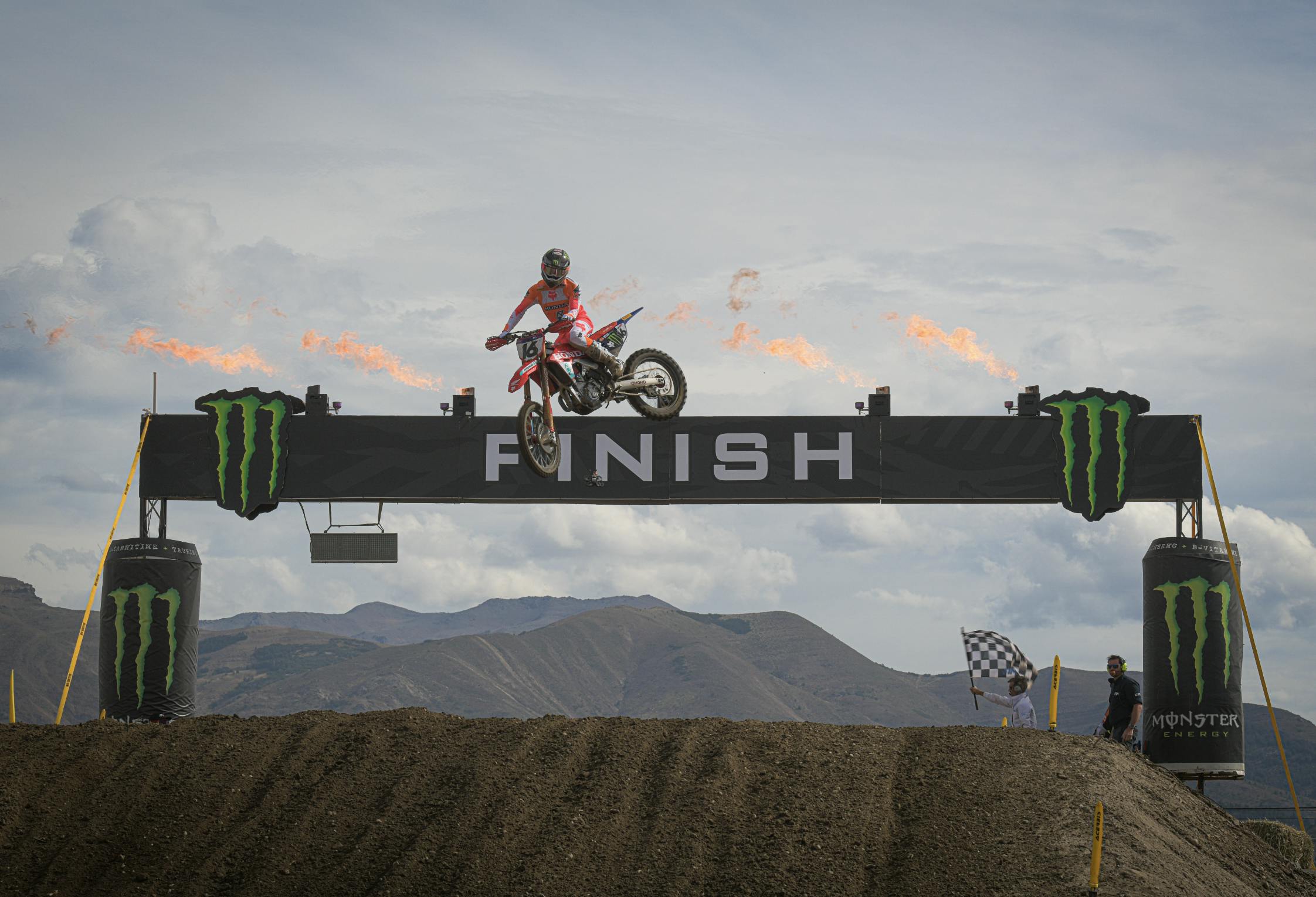 Sacha Coenen (MX2) and Tom Vialle (MXGP) Win MXGP of Argentina Opening Round Qualifying Races