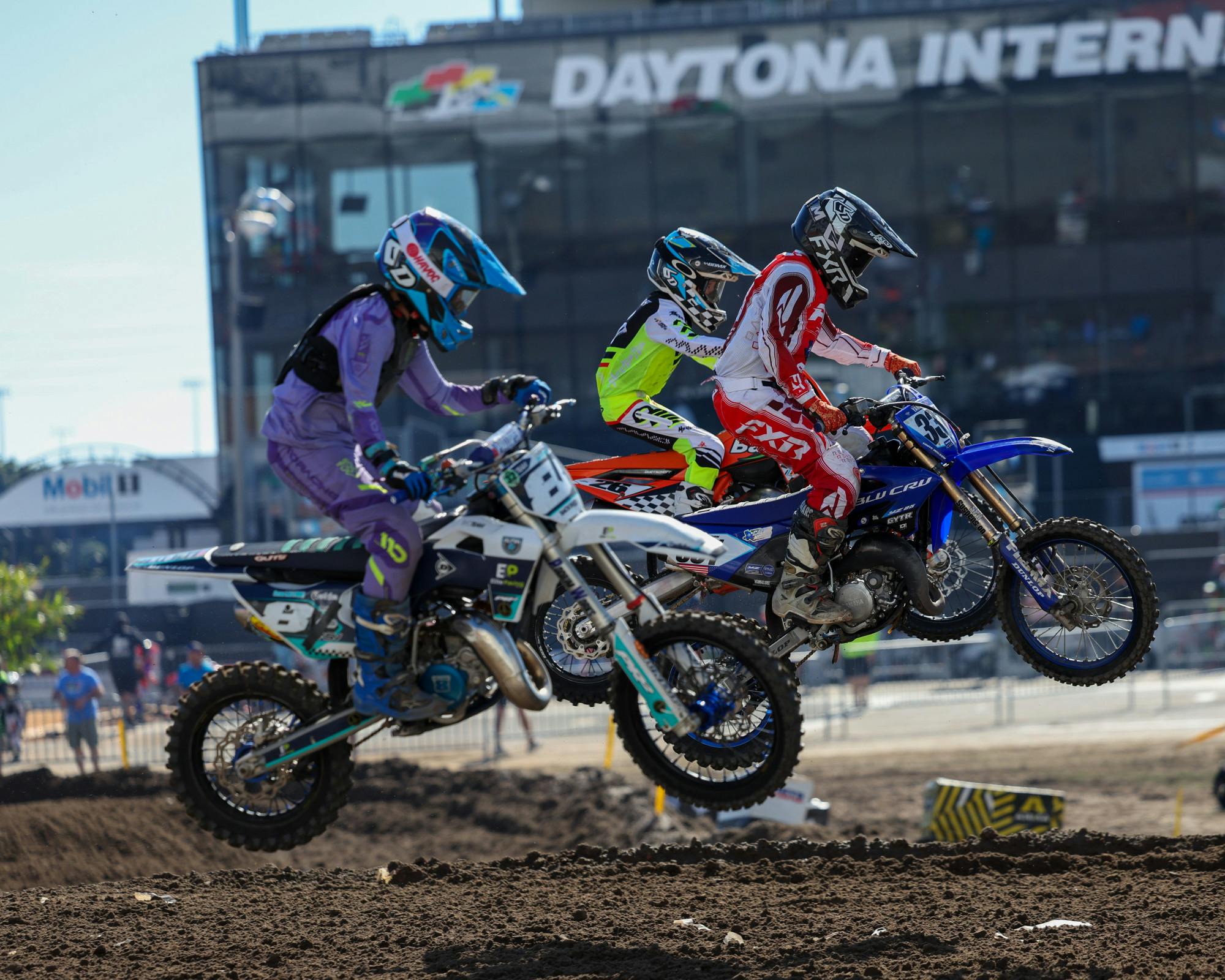 RCSX_DAY2_001-202