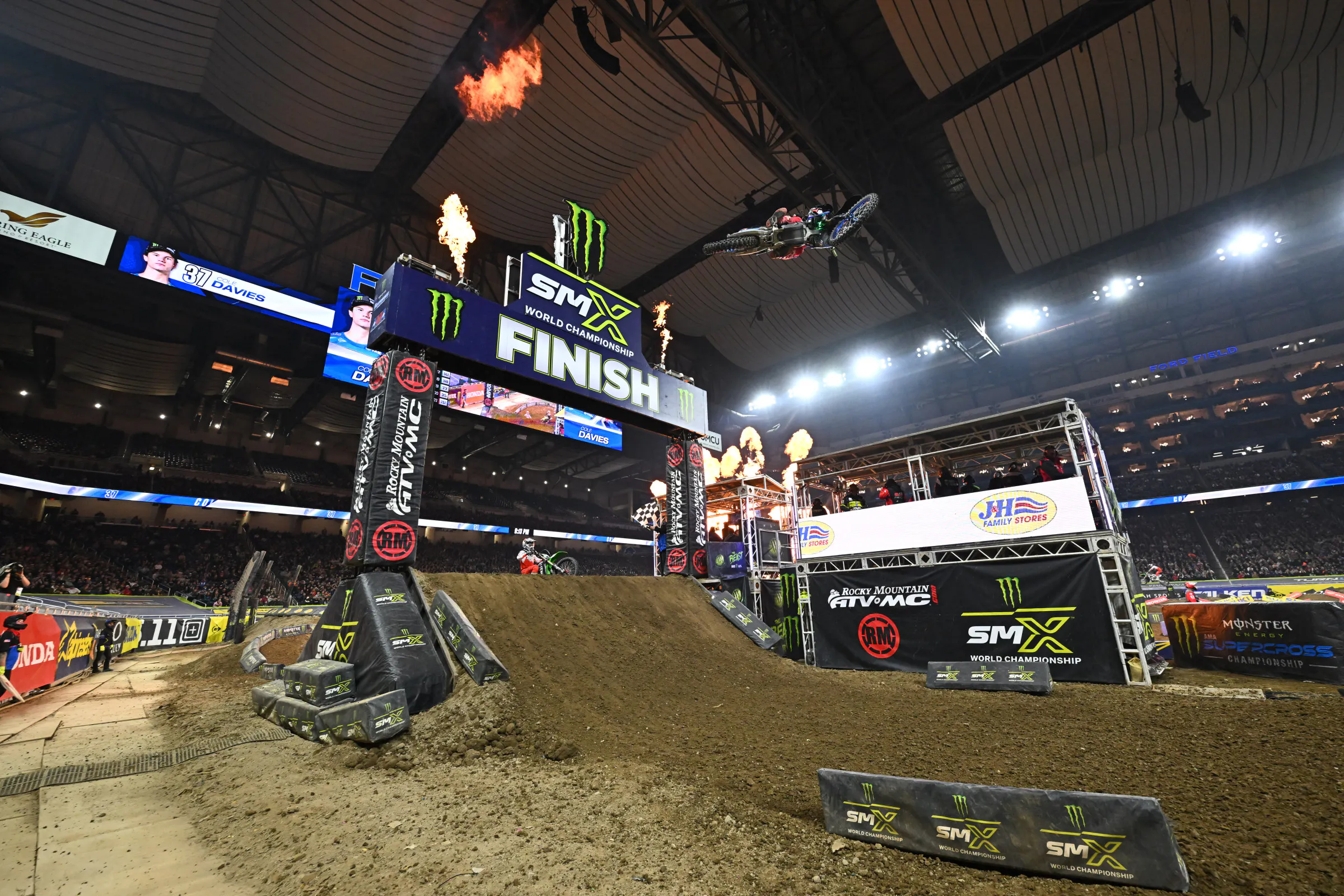 Cole Davies makes it three in a row with a win in Detroit!