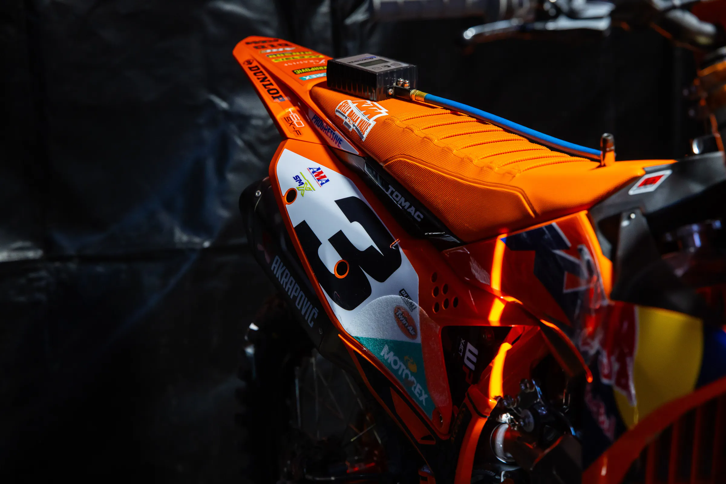 That background will be red in St. Louis.