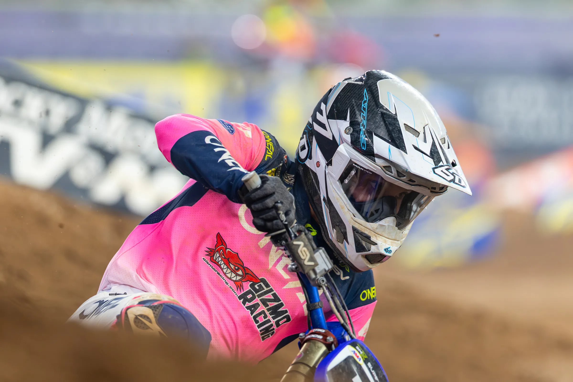 6D Helmets Introduces All-New MAX Goggle