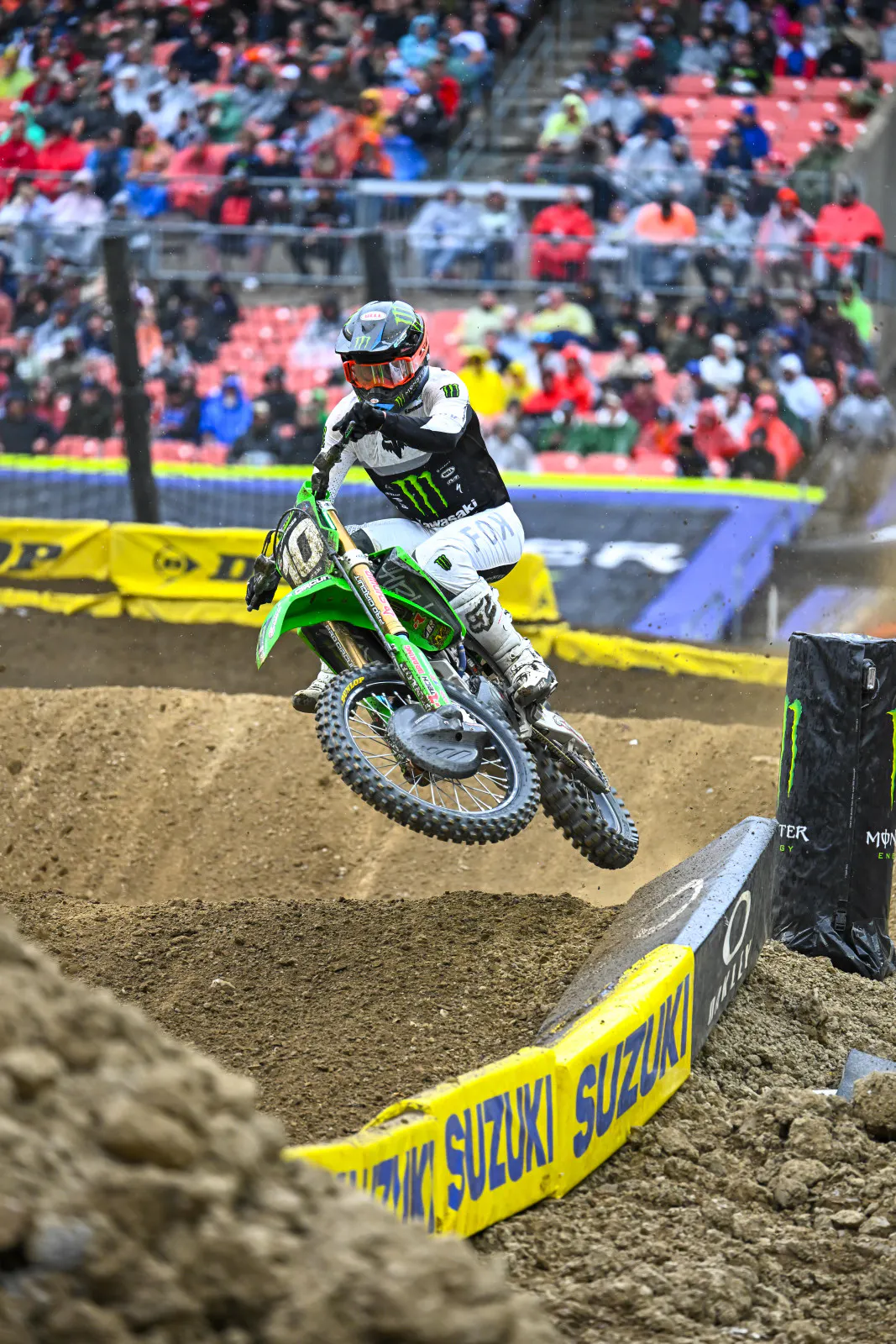 Seth Hammaker strike first in 250SX!