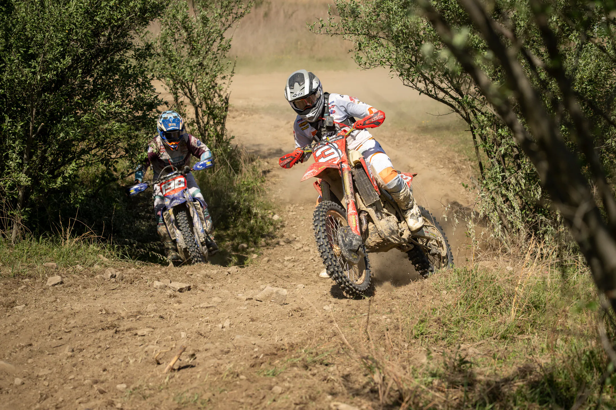 Liam Draper chases Jordan Ashburn