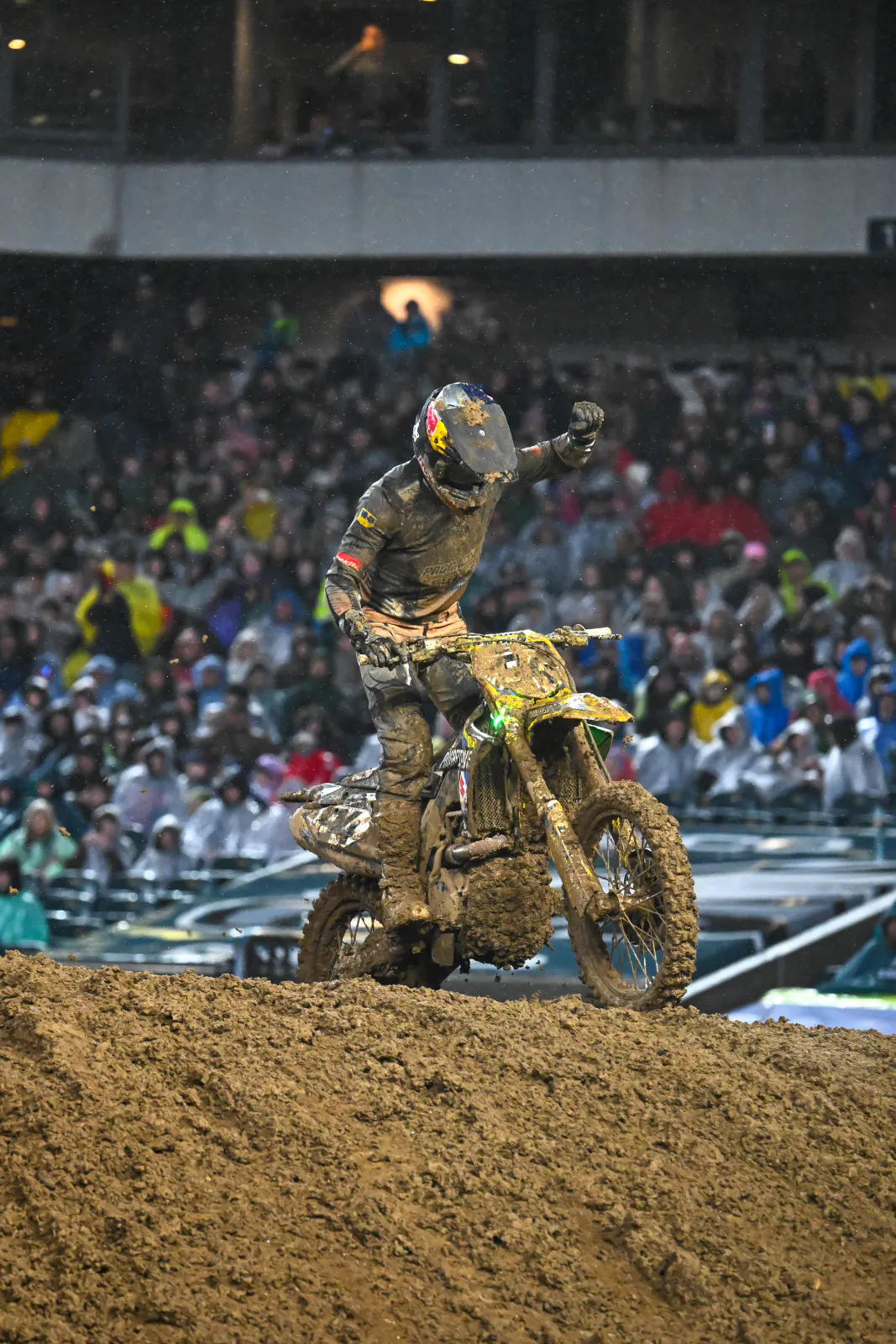 Ken Roczen wins the first 450SX heat race.