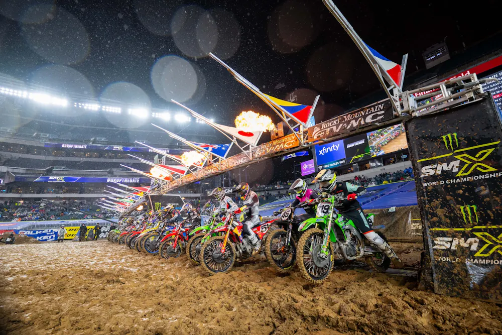 Philadelphia SX: Roczen Wins (Two Straight) and Takes 450SX Points Lead, Davies Clinches 250SX East Title