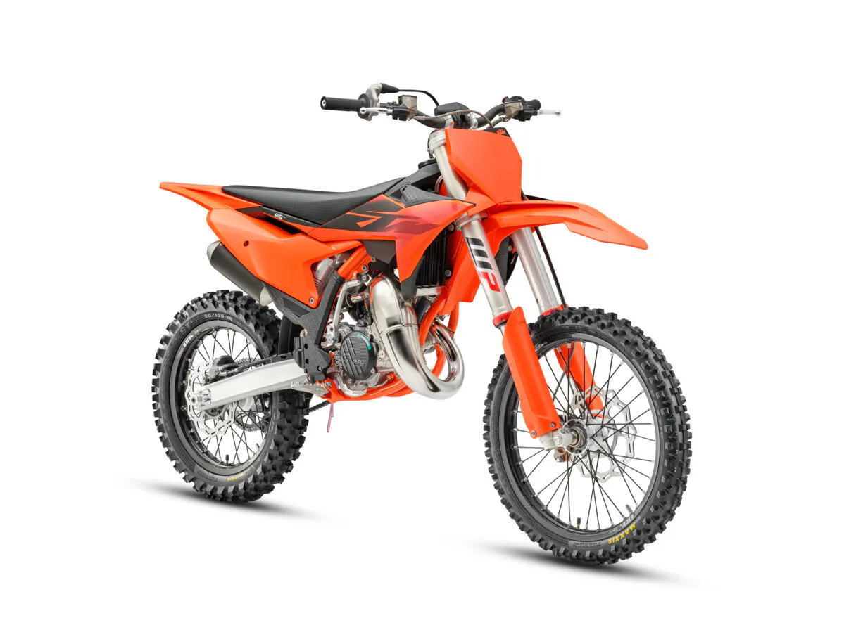 738604_MY27 KTM 85 SX 45_Front Right_STUDIO_STUDIO