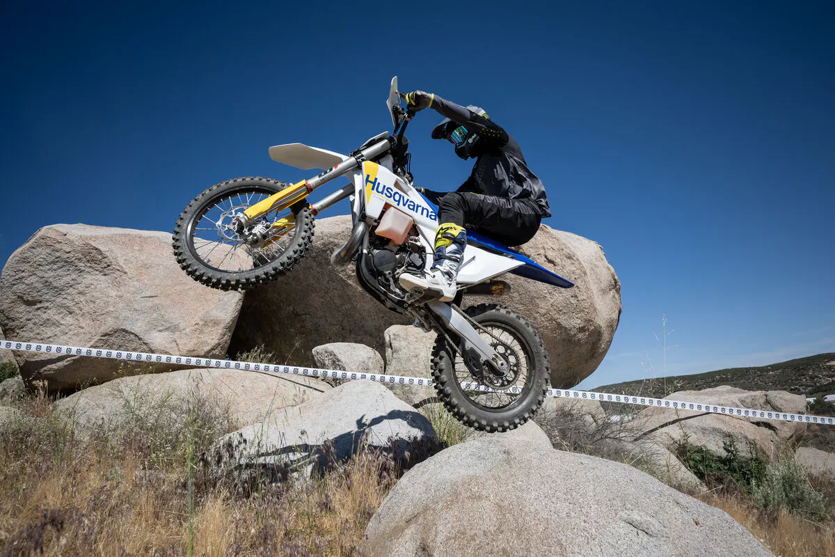 203886_TX 300 2027 - ACTION