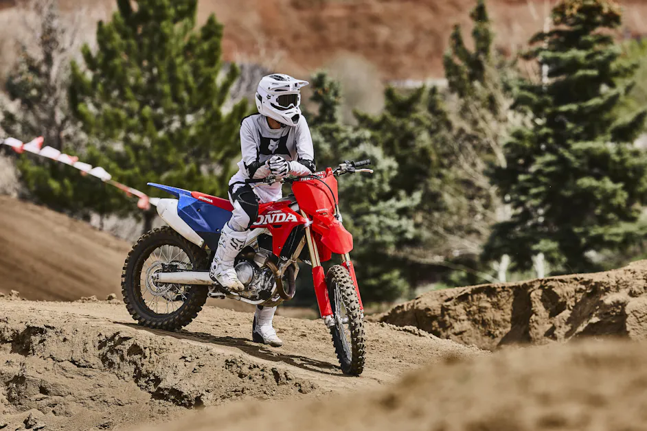 Redesigned CRF450R Headlines Honda’s 2027 Off-Road Motocross Range